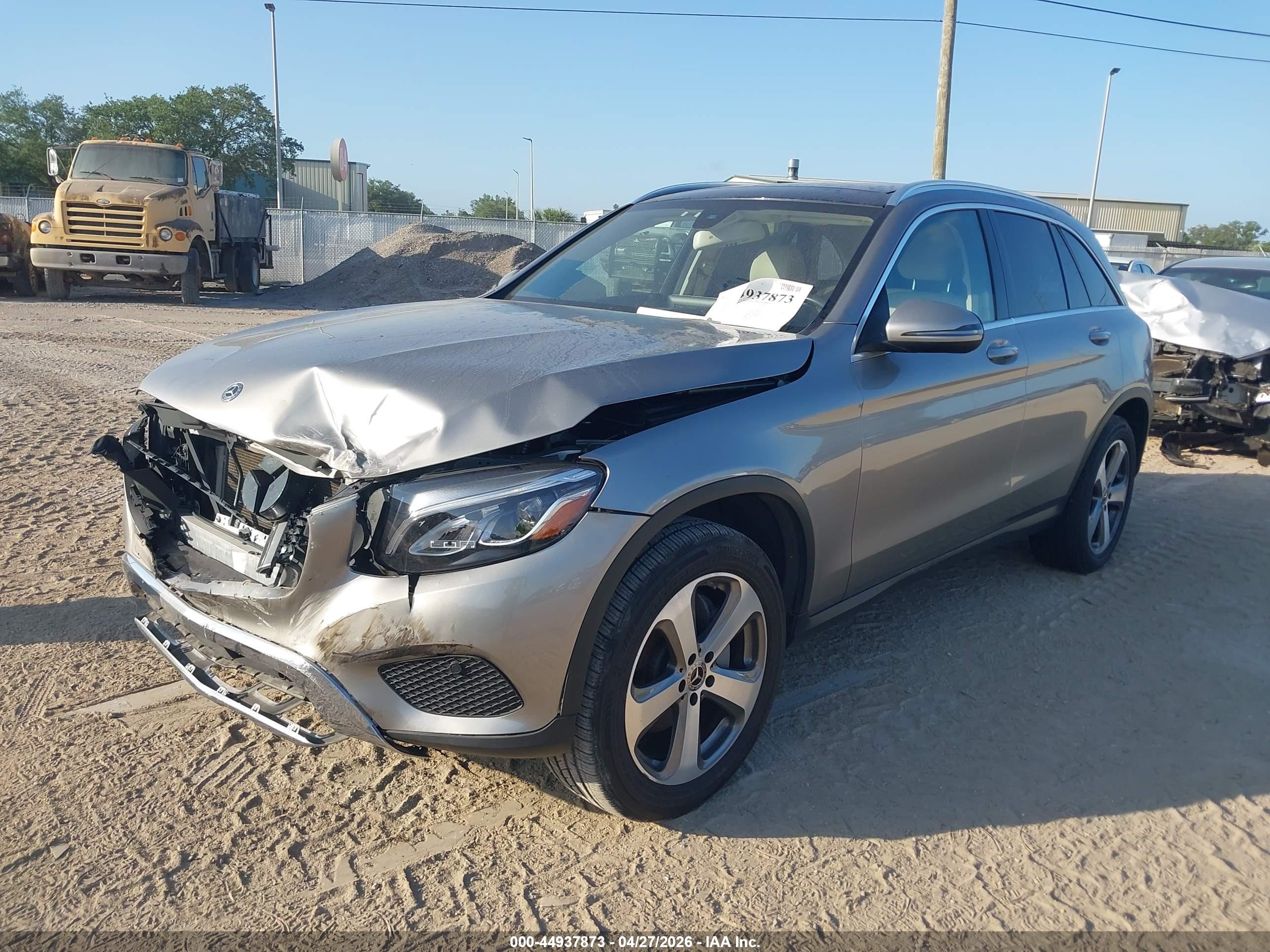MERCEDES-BENZ GLC image 2