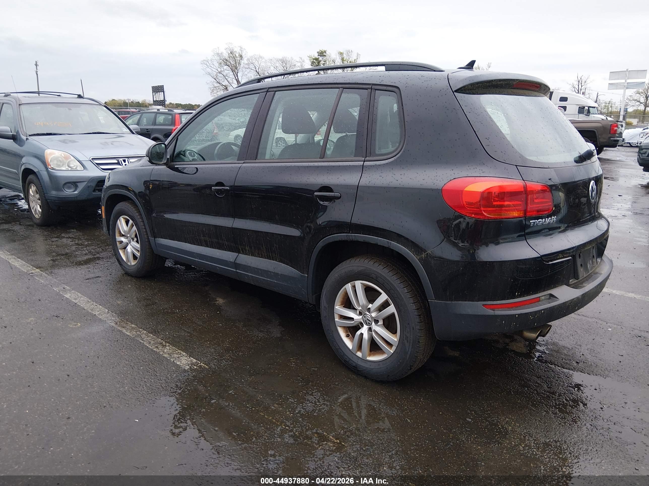 VOLKSWAGEN TIGUAN image 3