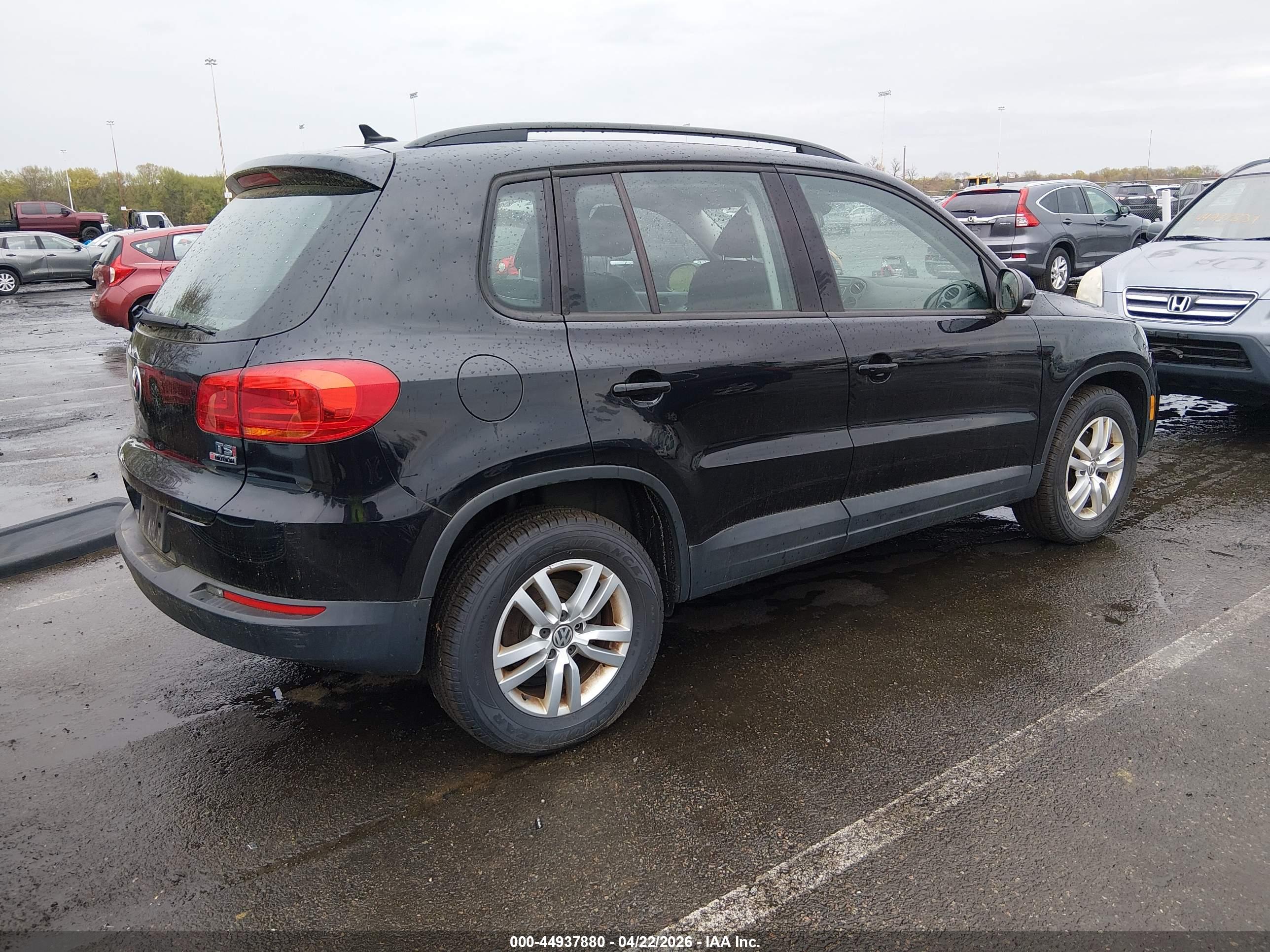 VOLKSWAGEN TIGUAN image 4