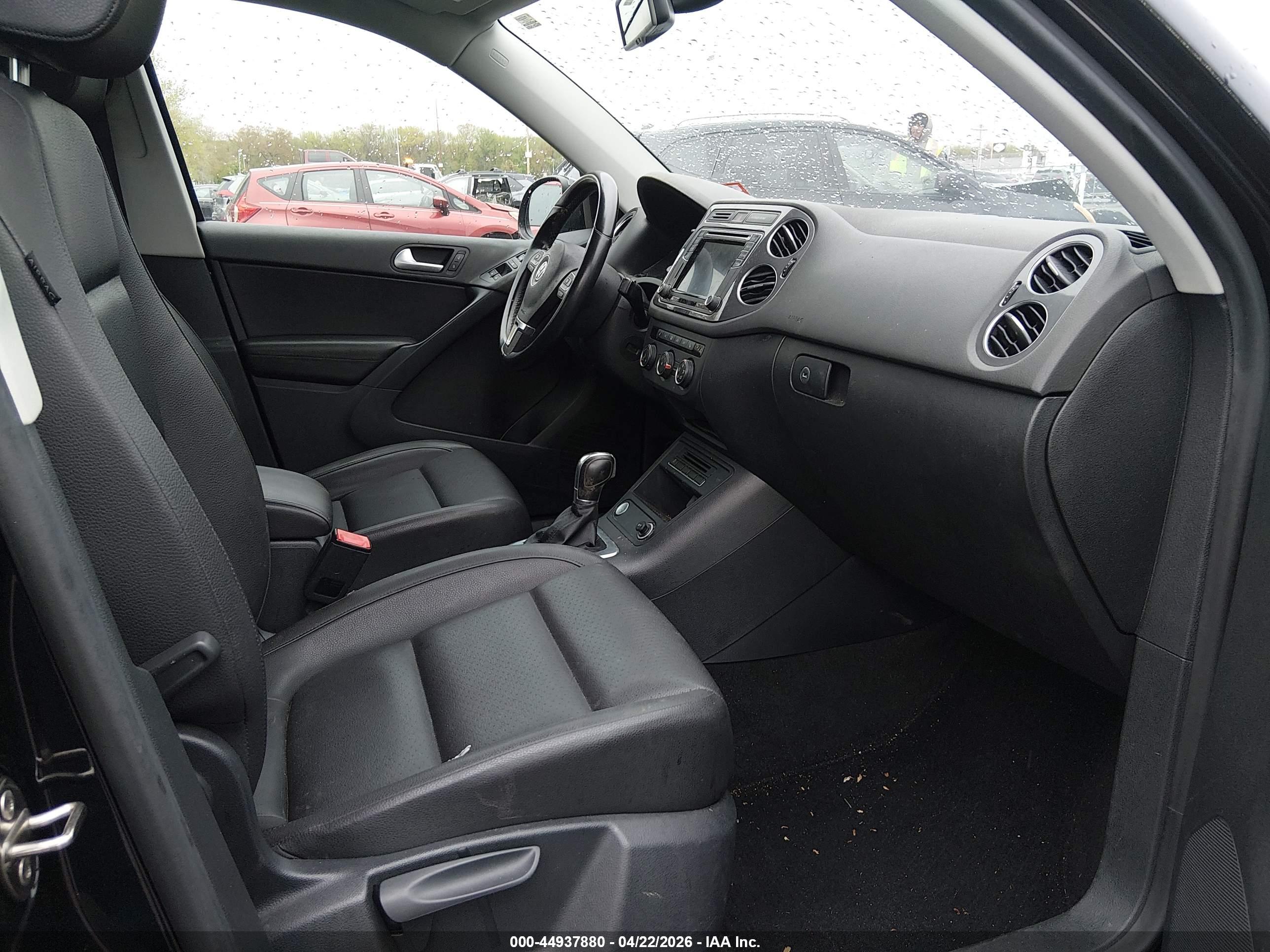 VOLKSWAGEN TIGUAN image 5