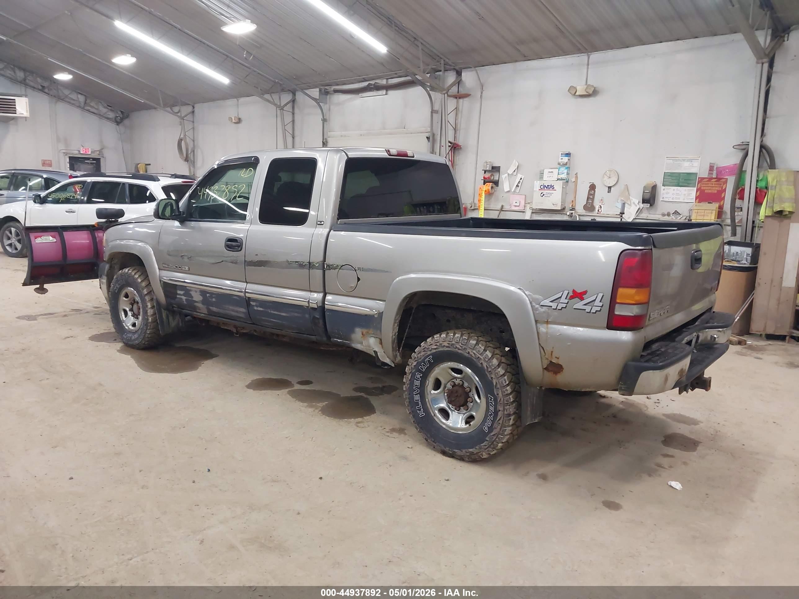 GMC SIERRA image 3