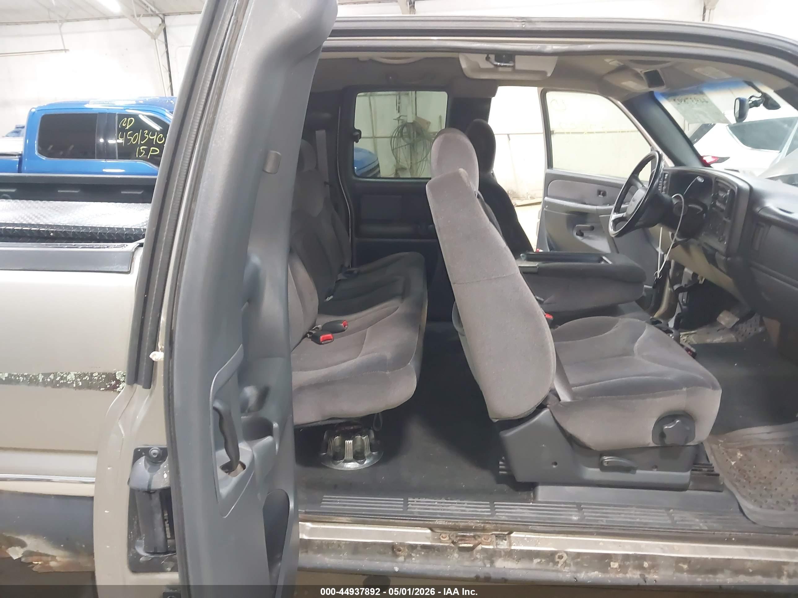 GMC SIERRA image 8