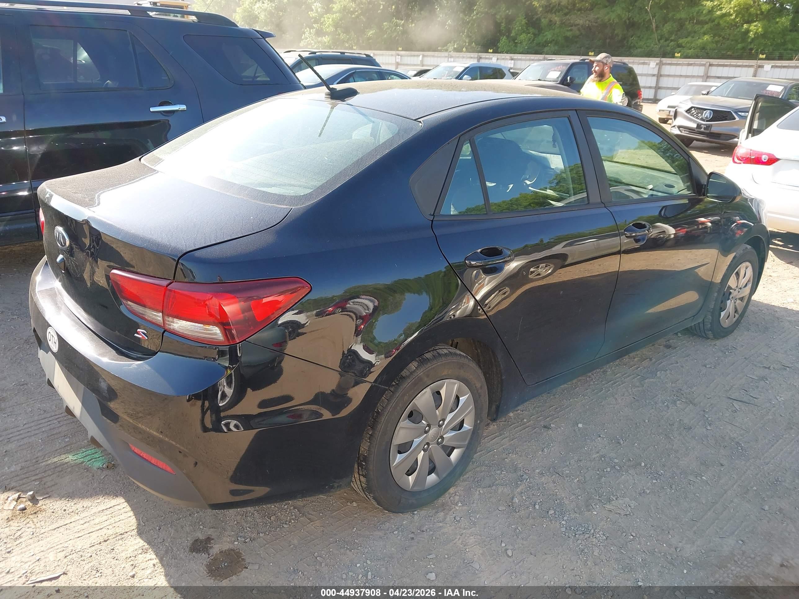 KIA RIO image 4