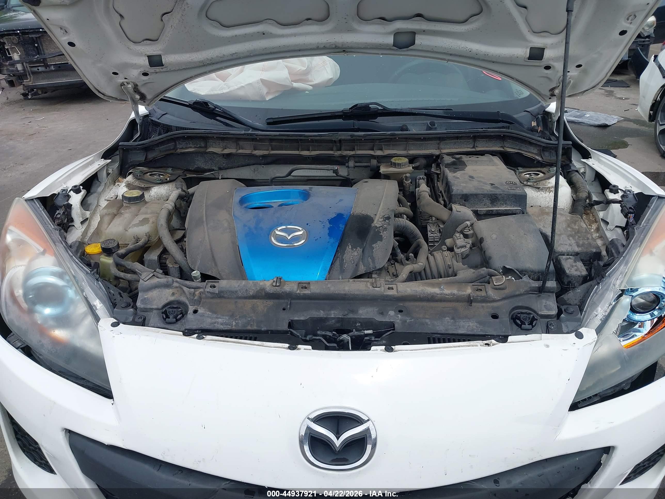 MAZDA MAZDA3 image 10