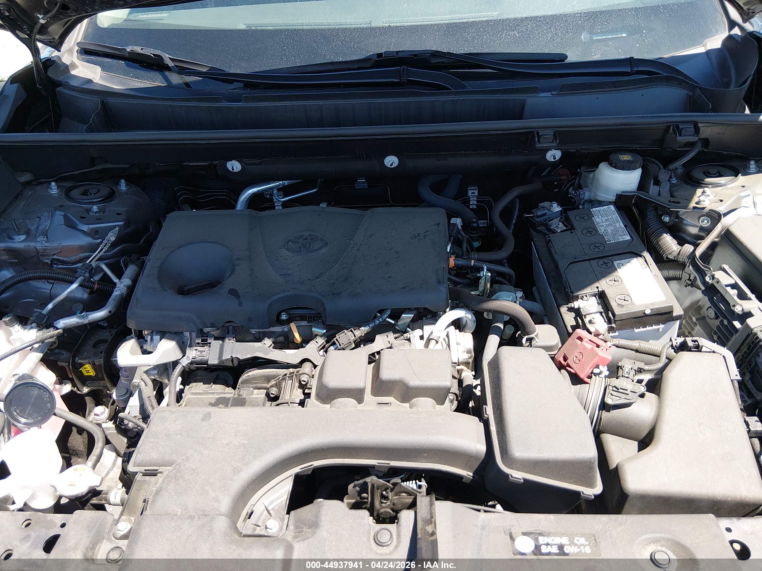 TOYOTA RAV4 image 10