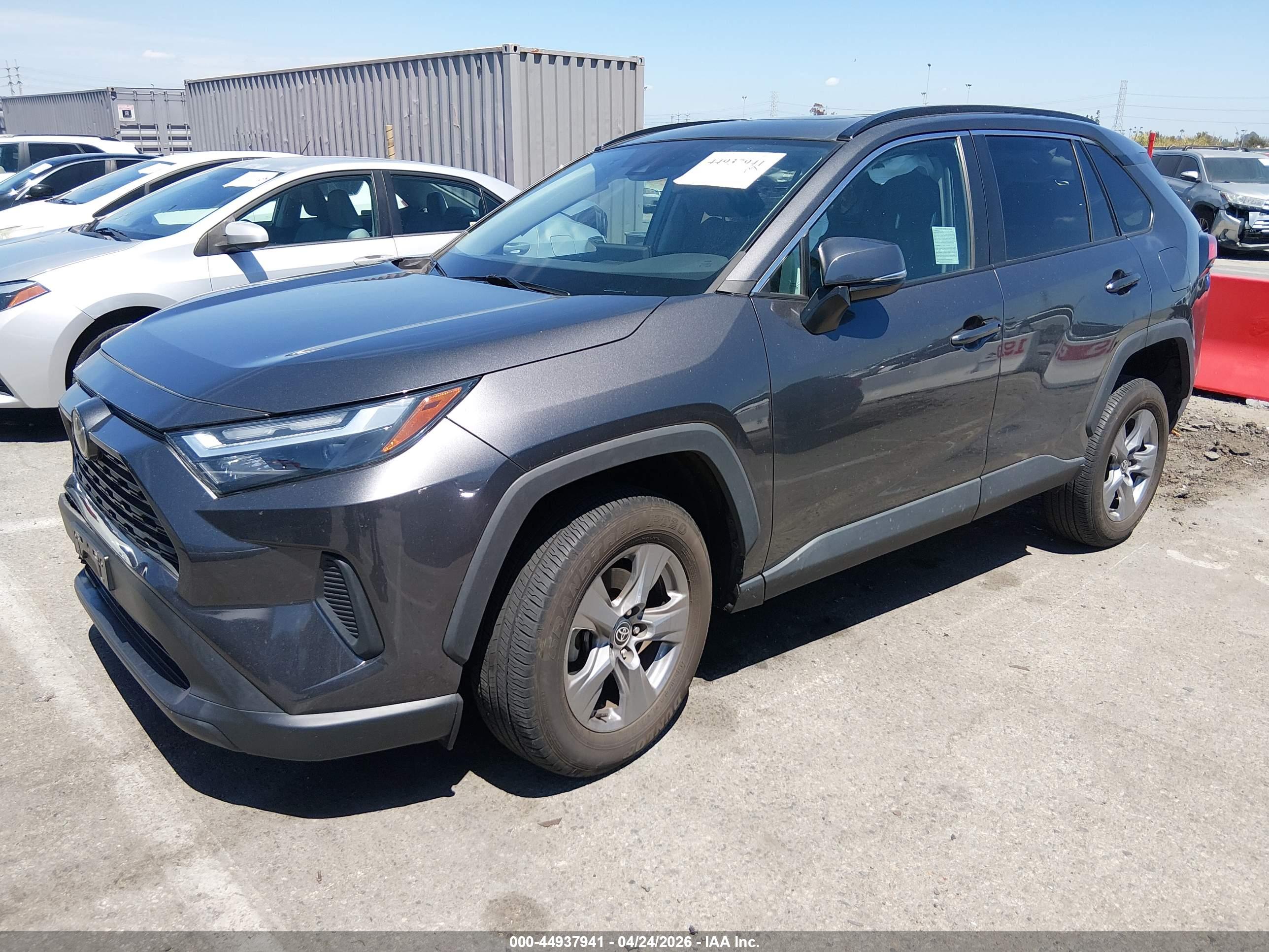 TOYOTA RAV4 image 2