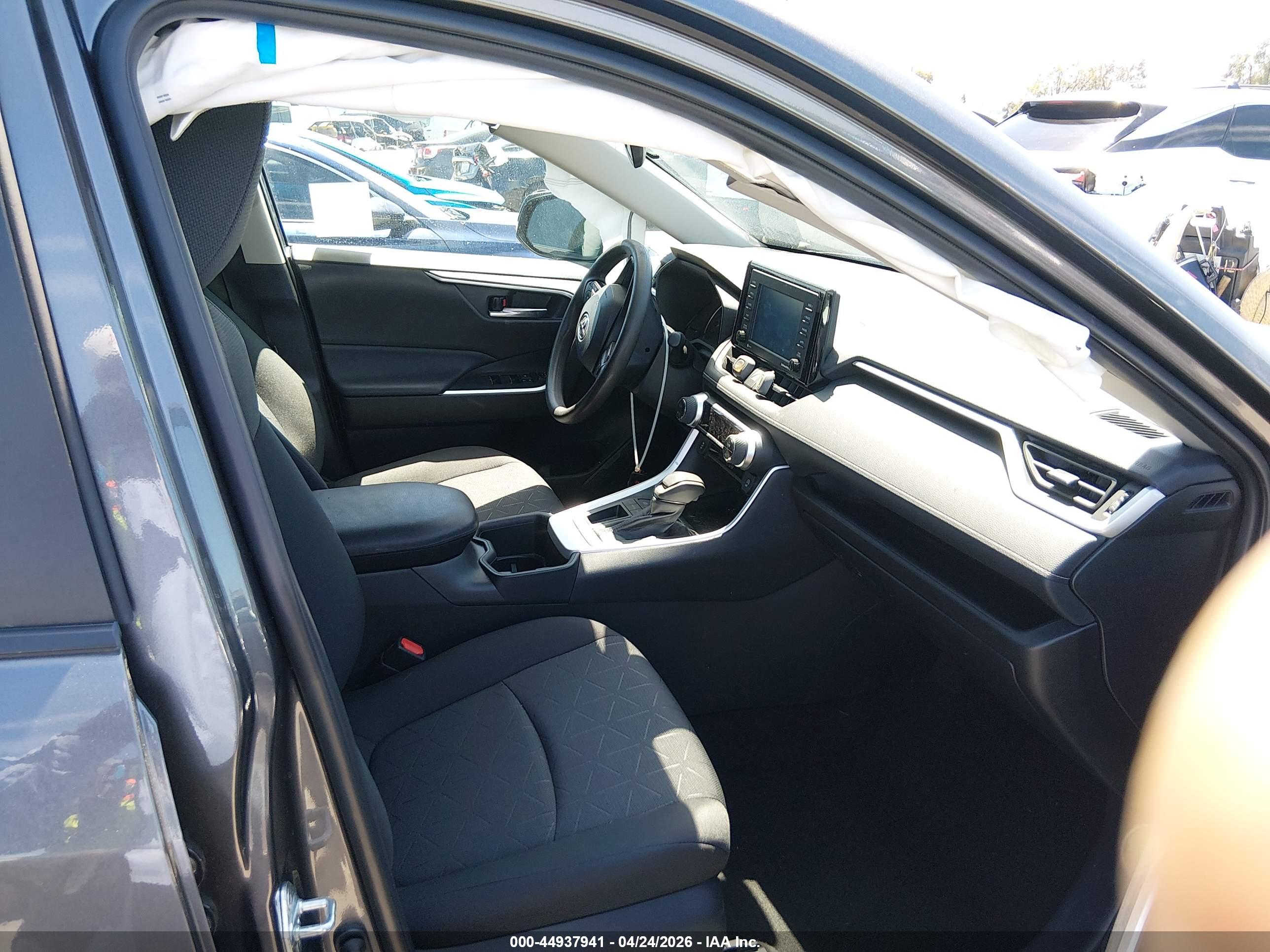 TOYOTA RAV4 image 5