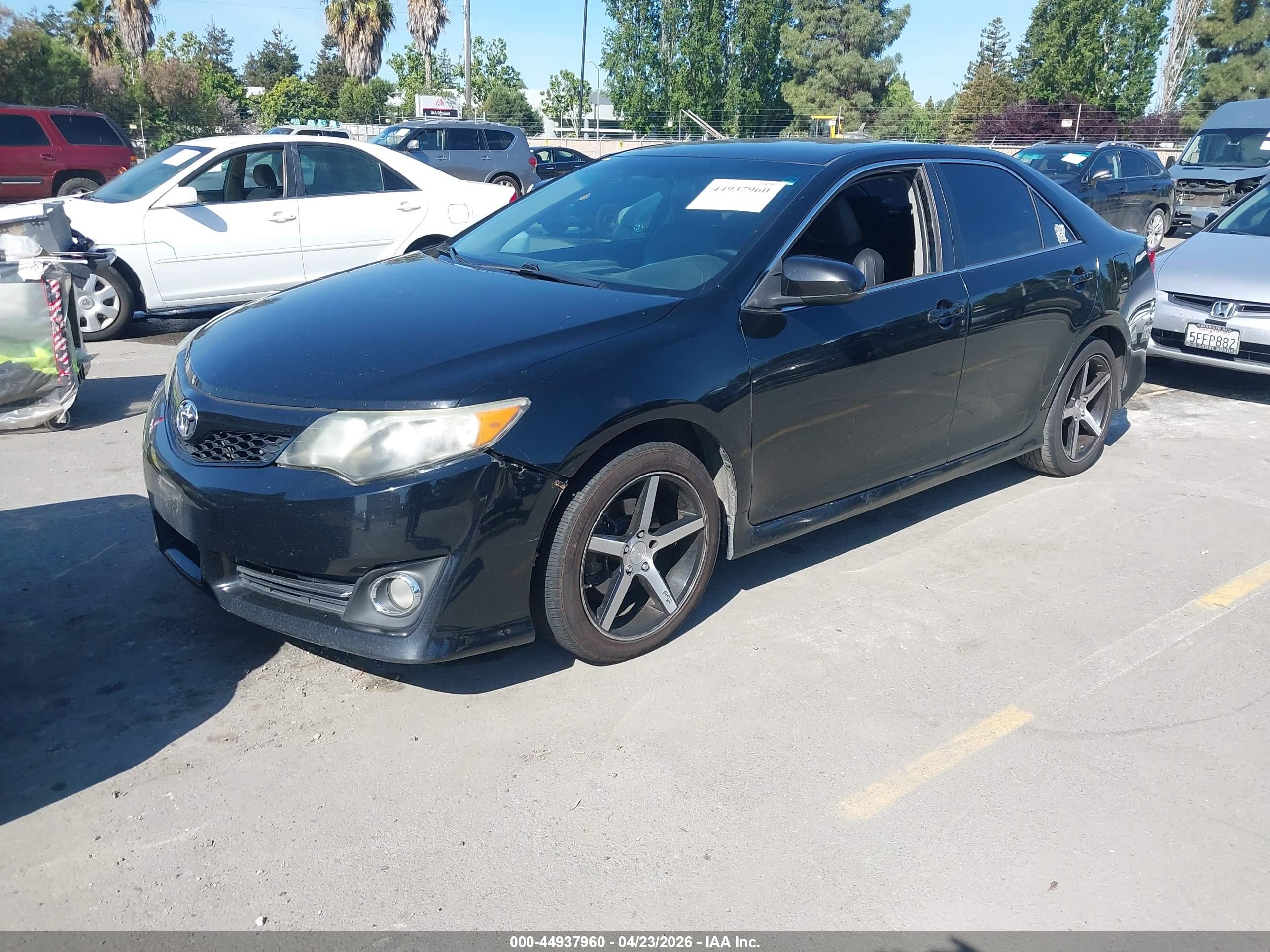 TOYOTA CAMRY image 2