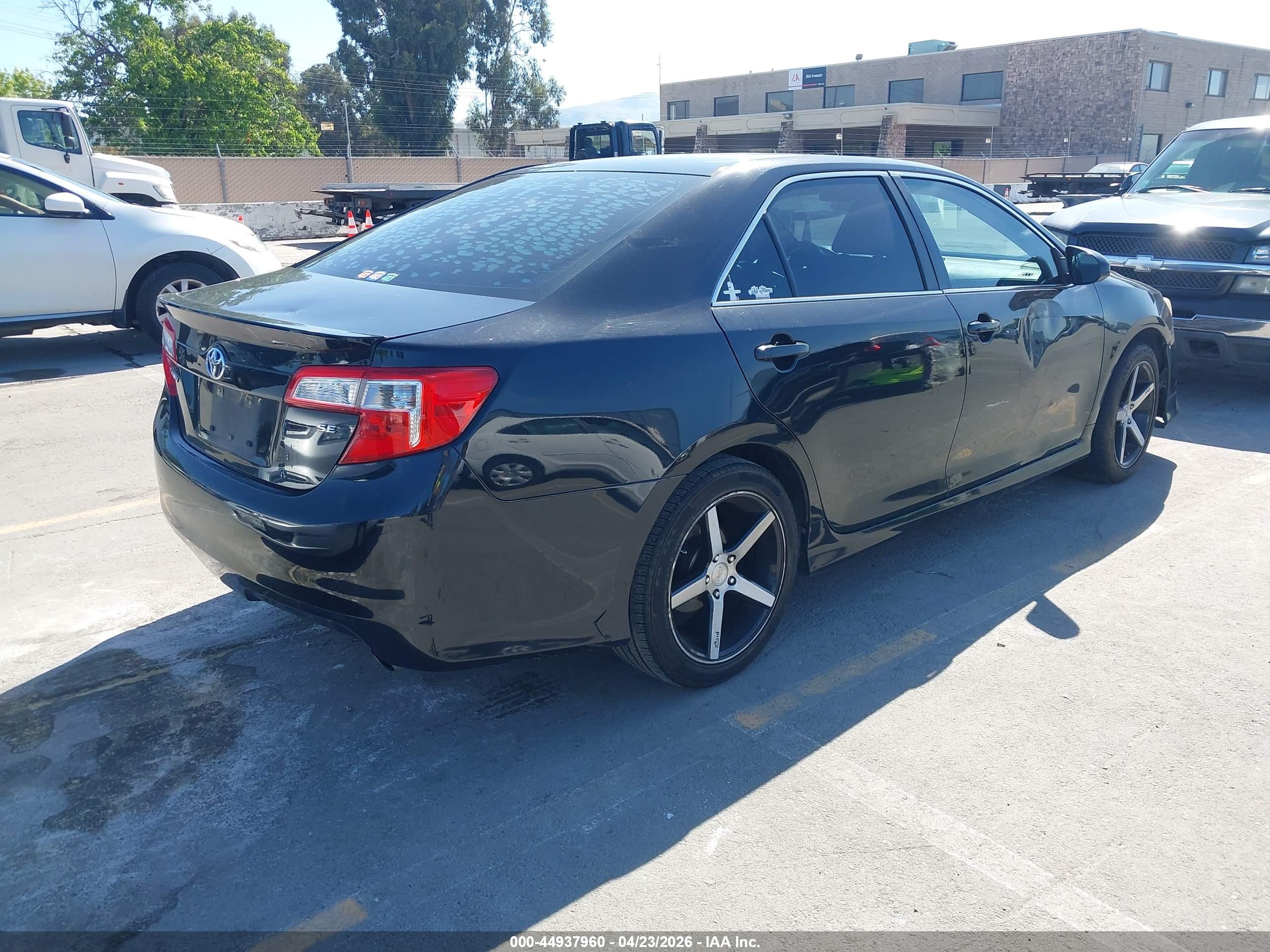 TOYOTA CAMRY image 4