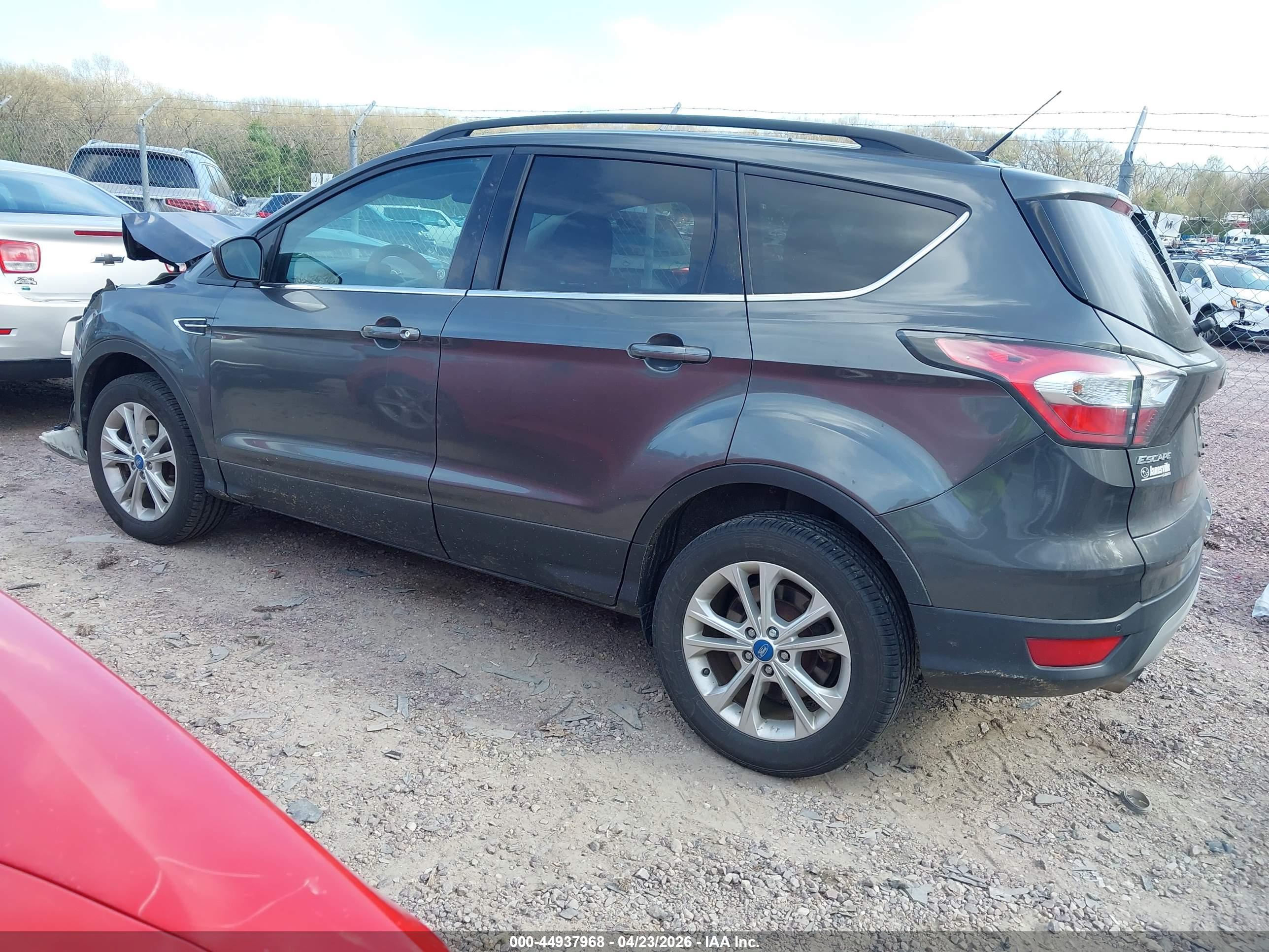 FORD ESCAPE image 3