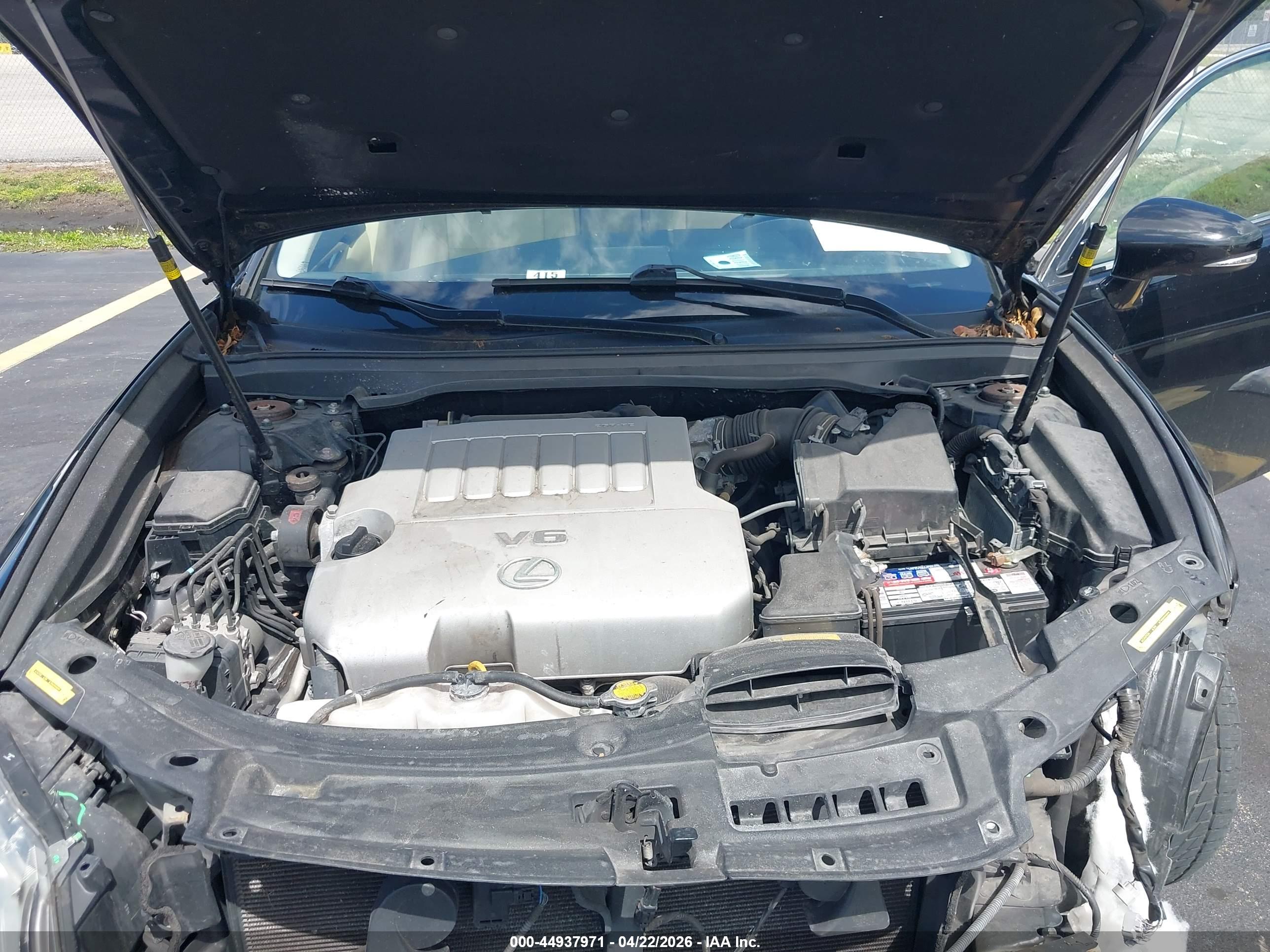 LEXUS ES image 10