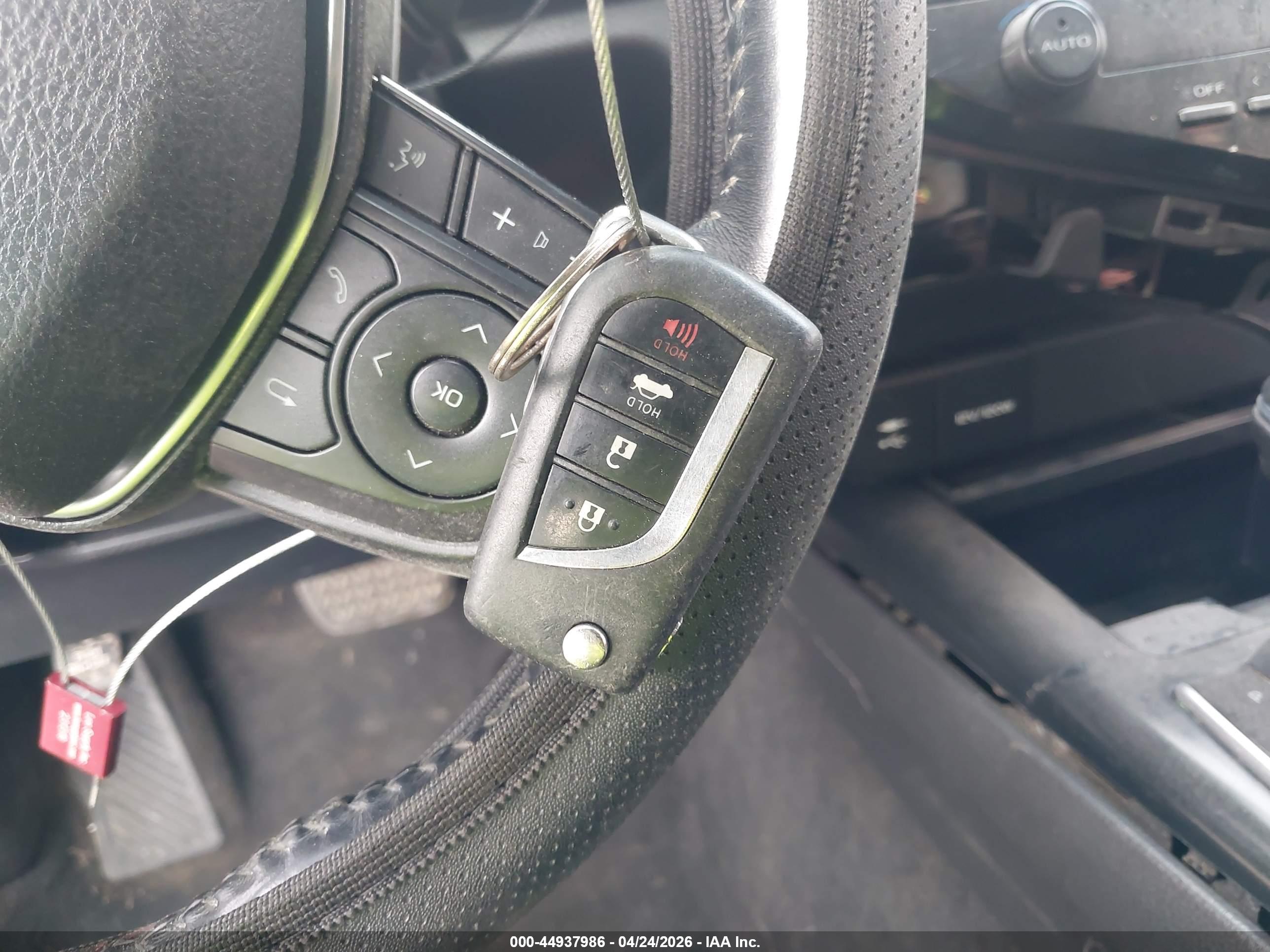 TOYOTA CAMRY image 11