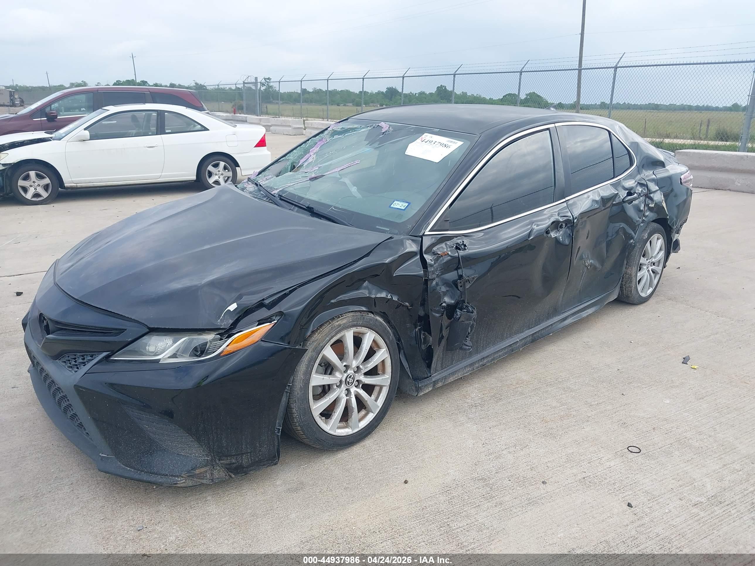 TOYOTA CAMRY image 2