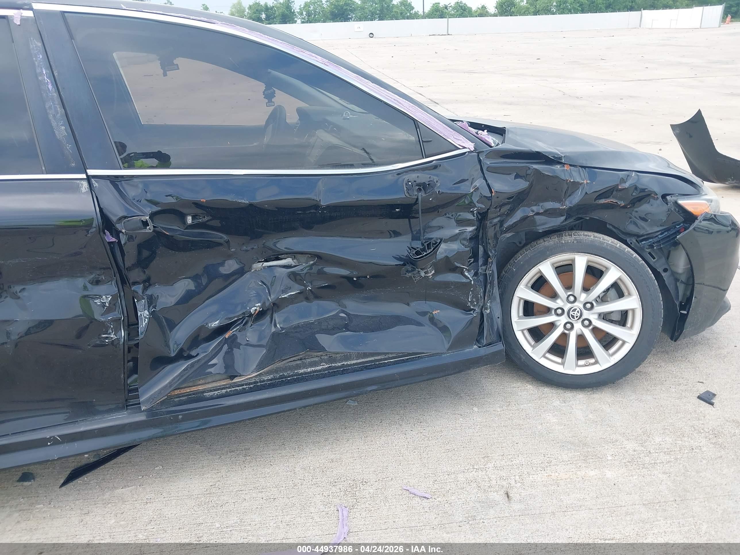 TOYOTA CAMRY image 6