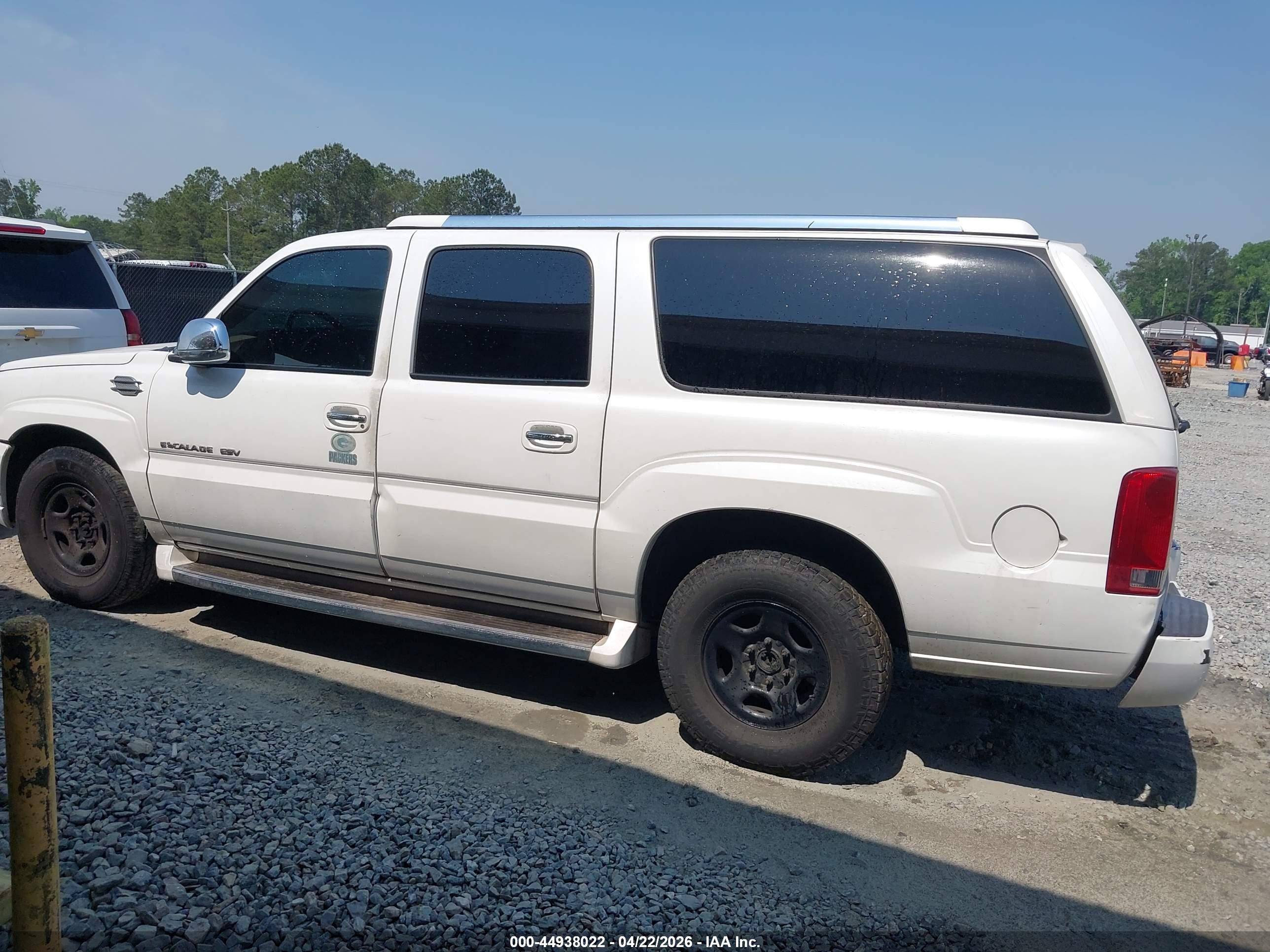 CADILLAC ESCALADE image 3