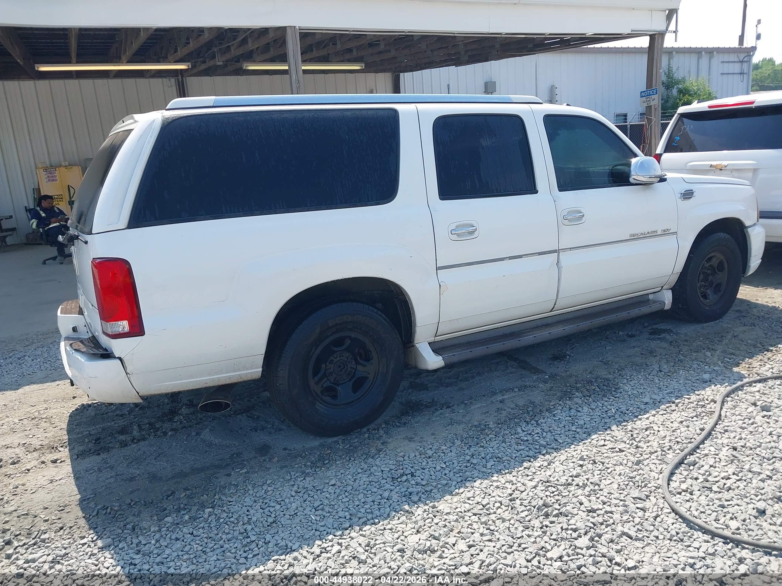 CADILLAC ESCALADE image 4