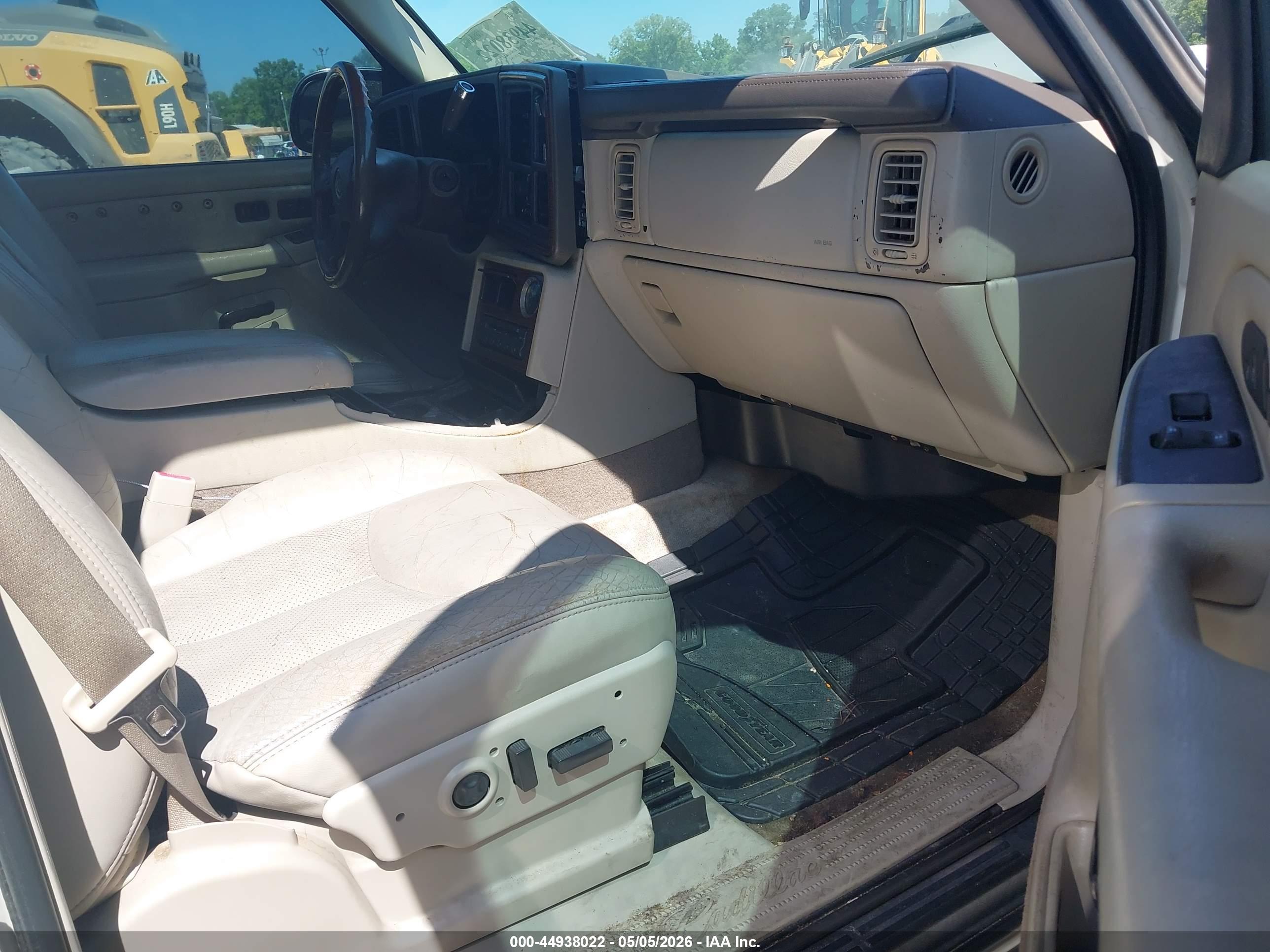 CADILLAC ESCALADE image 5