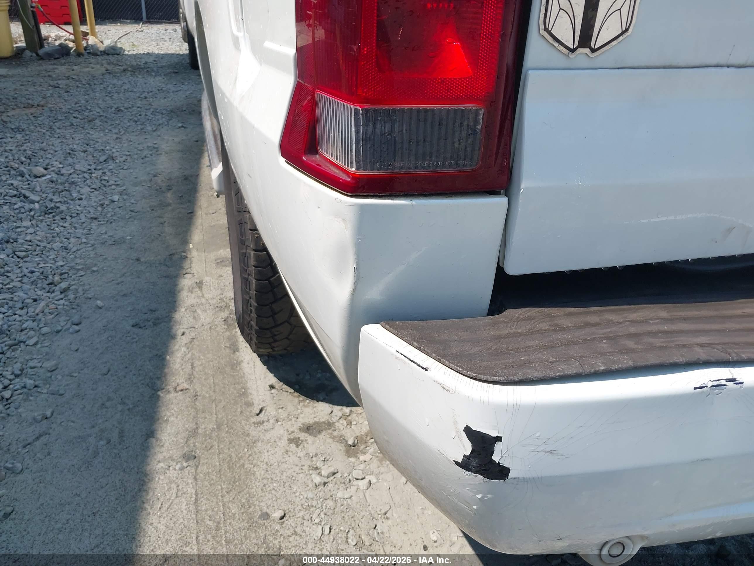 CADILLAC ESCALADE image 6