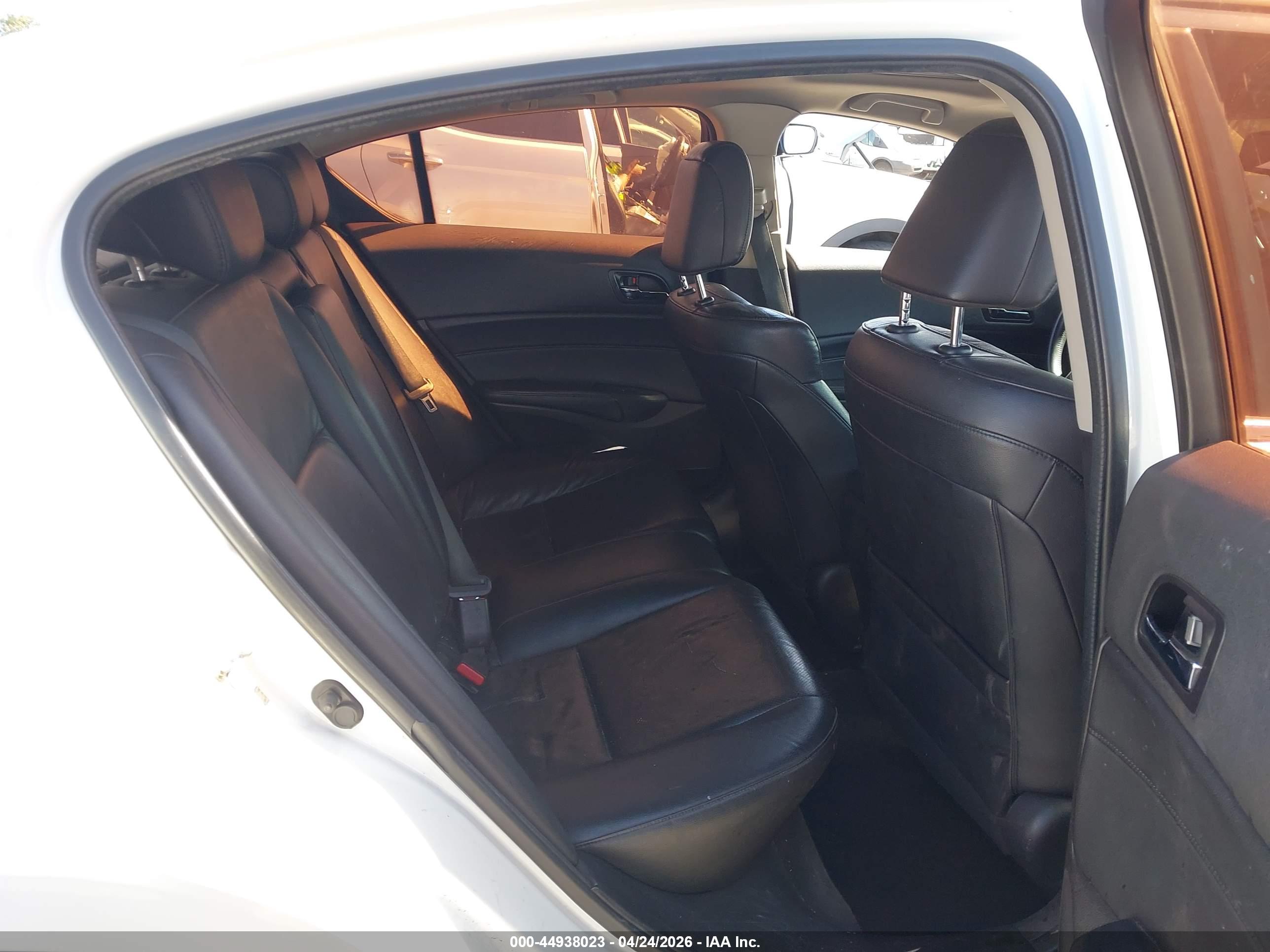 ACURA ILX image 8