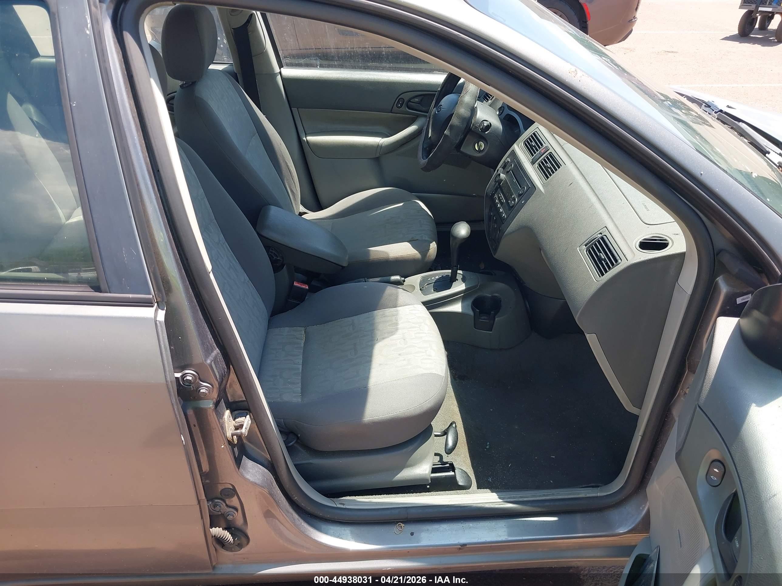 FORD FOCUS image 5