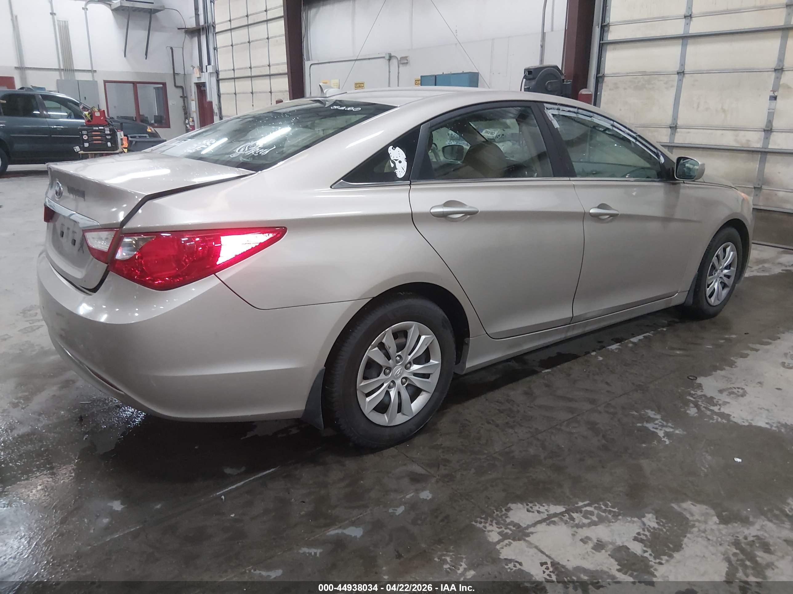 HYUNDAI SONATA image 4