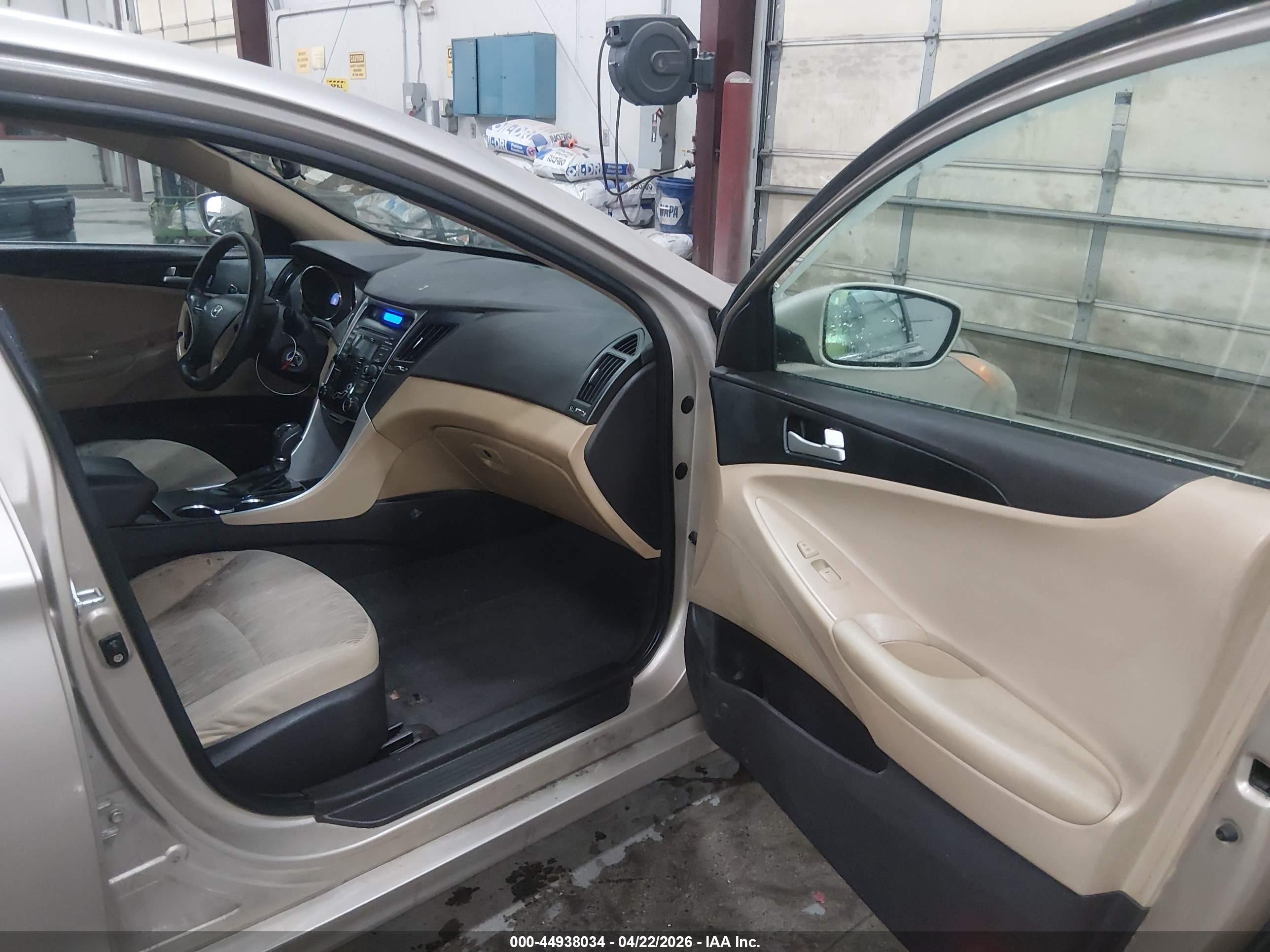 HYUNDAI SONATA image 5
