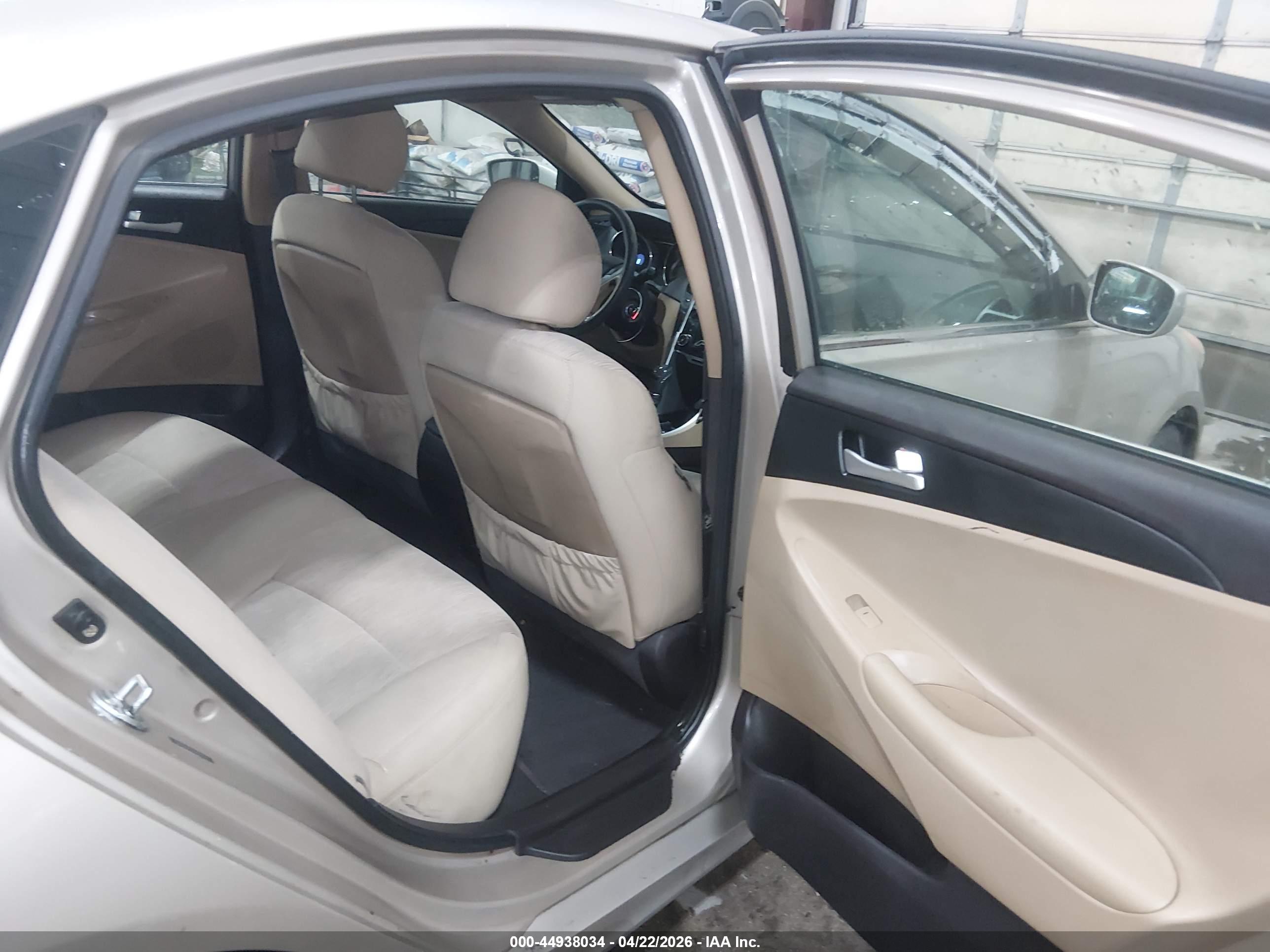 HYUNDAI SONATA image 8