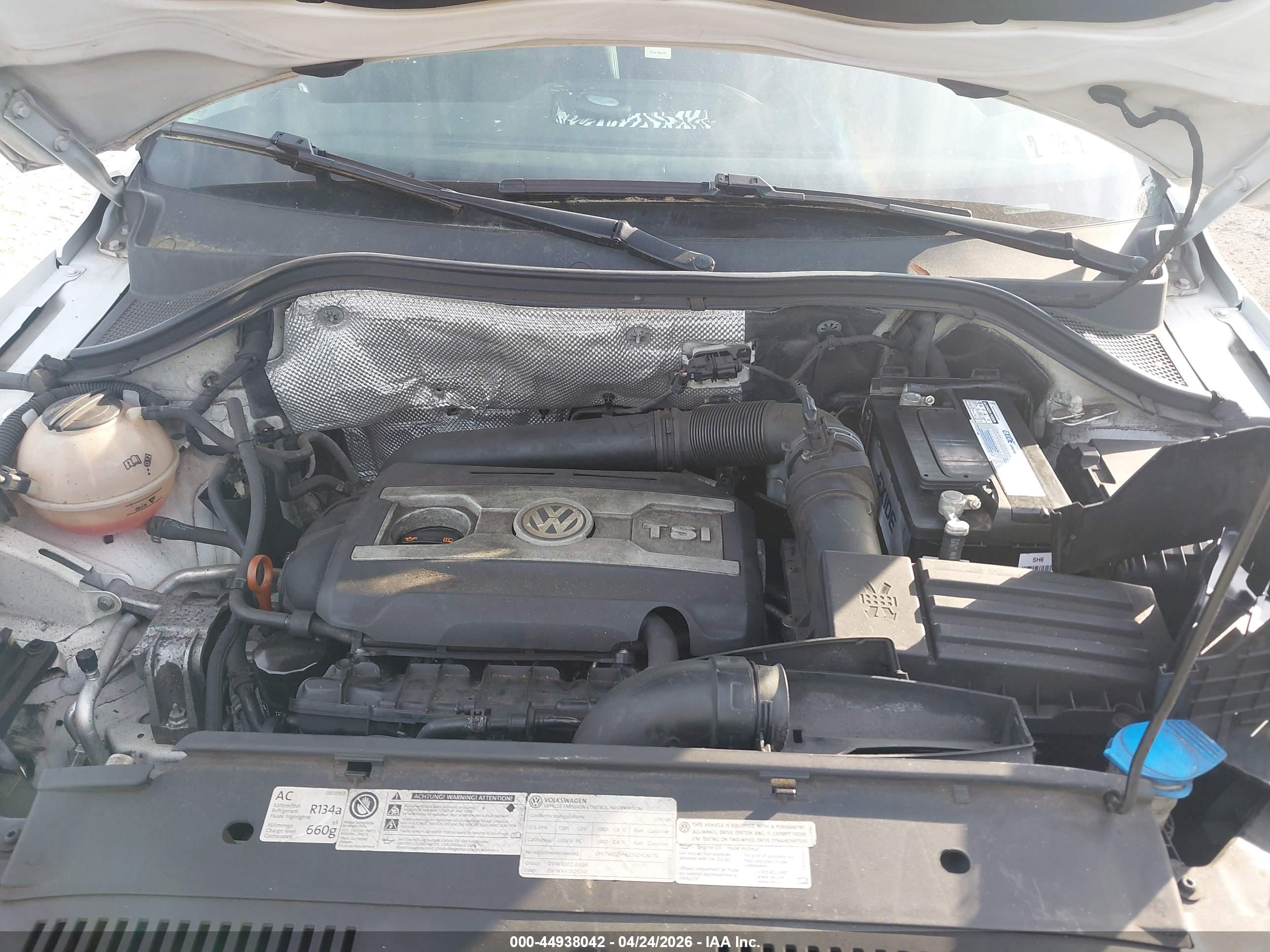 VOLKSWAGEN TIGUAN image 10