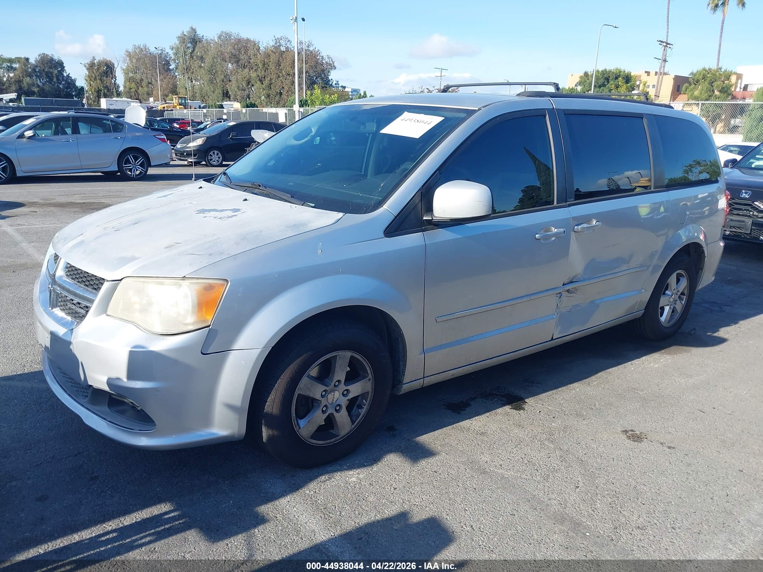 DODGE GRAND image 2