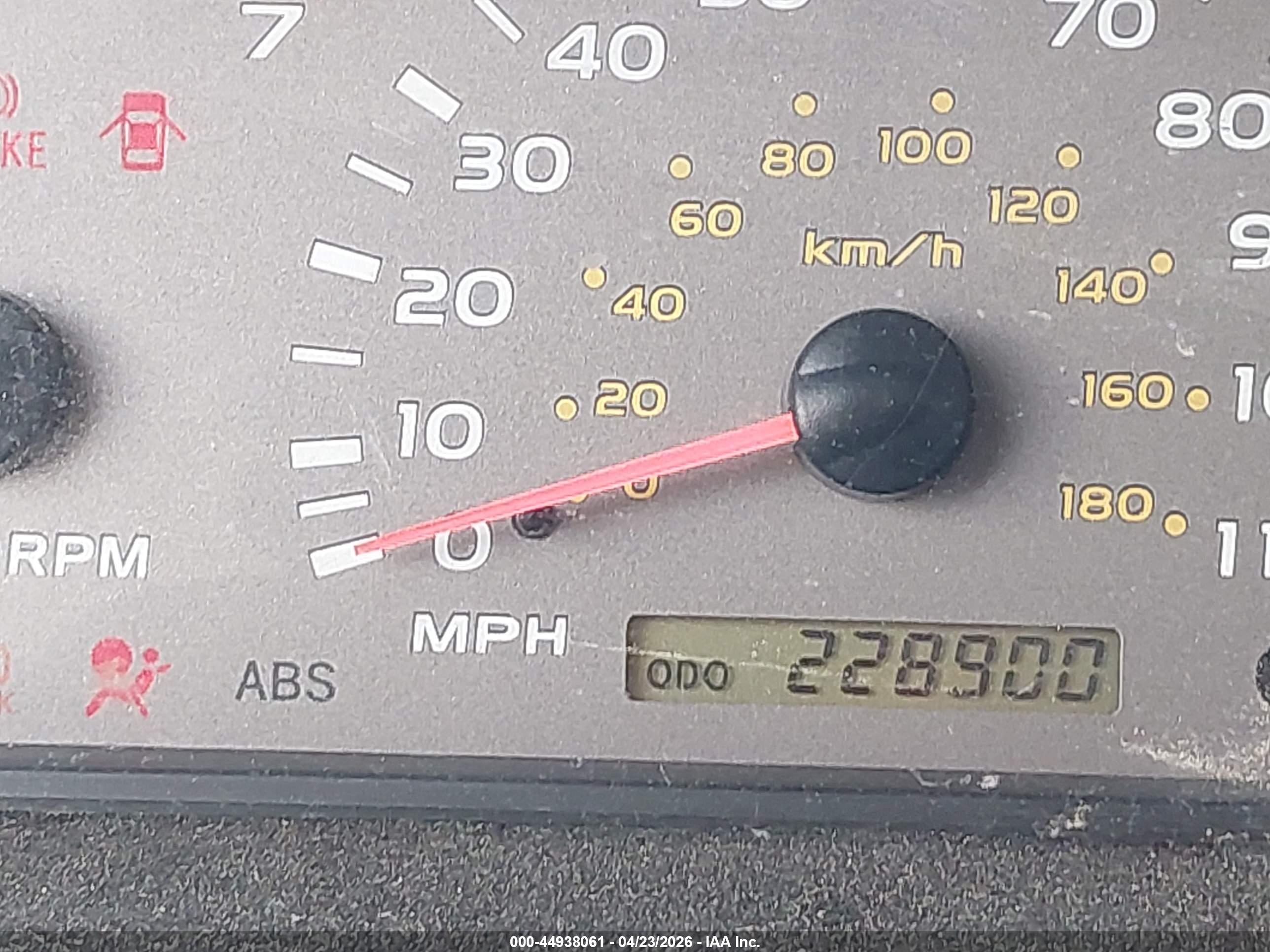 TOYOTA SEQUOIA image 7