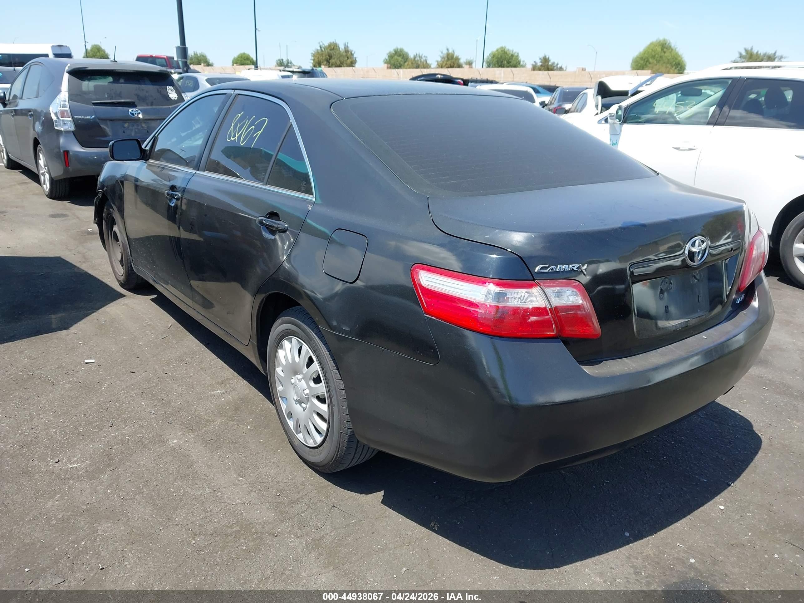 TOYOTA CAMRY image 3
