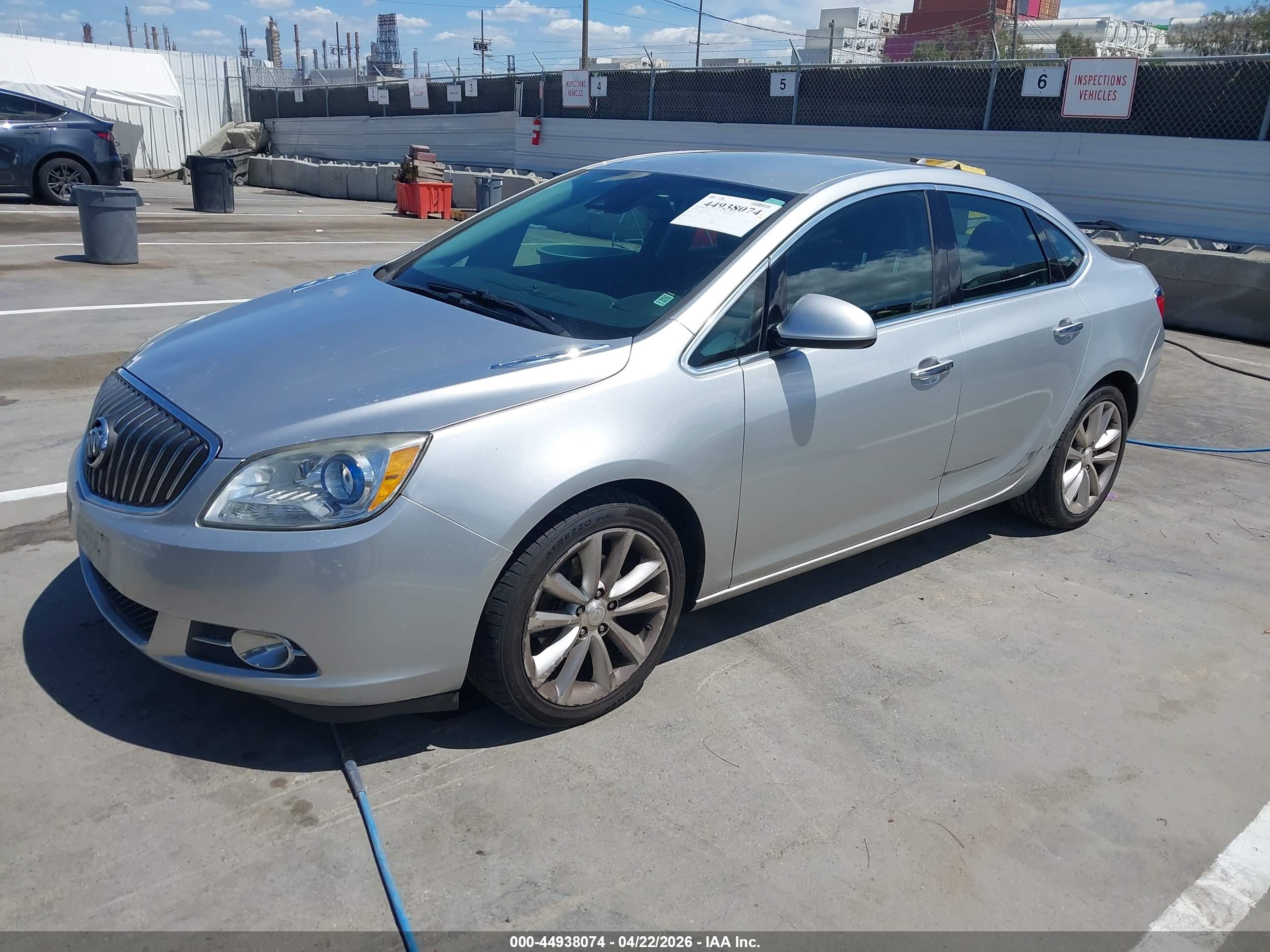 BUICK VERANO image 2