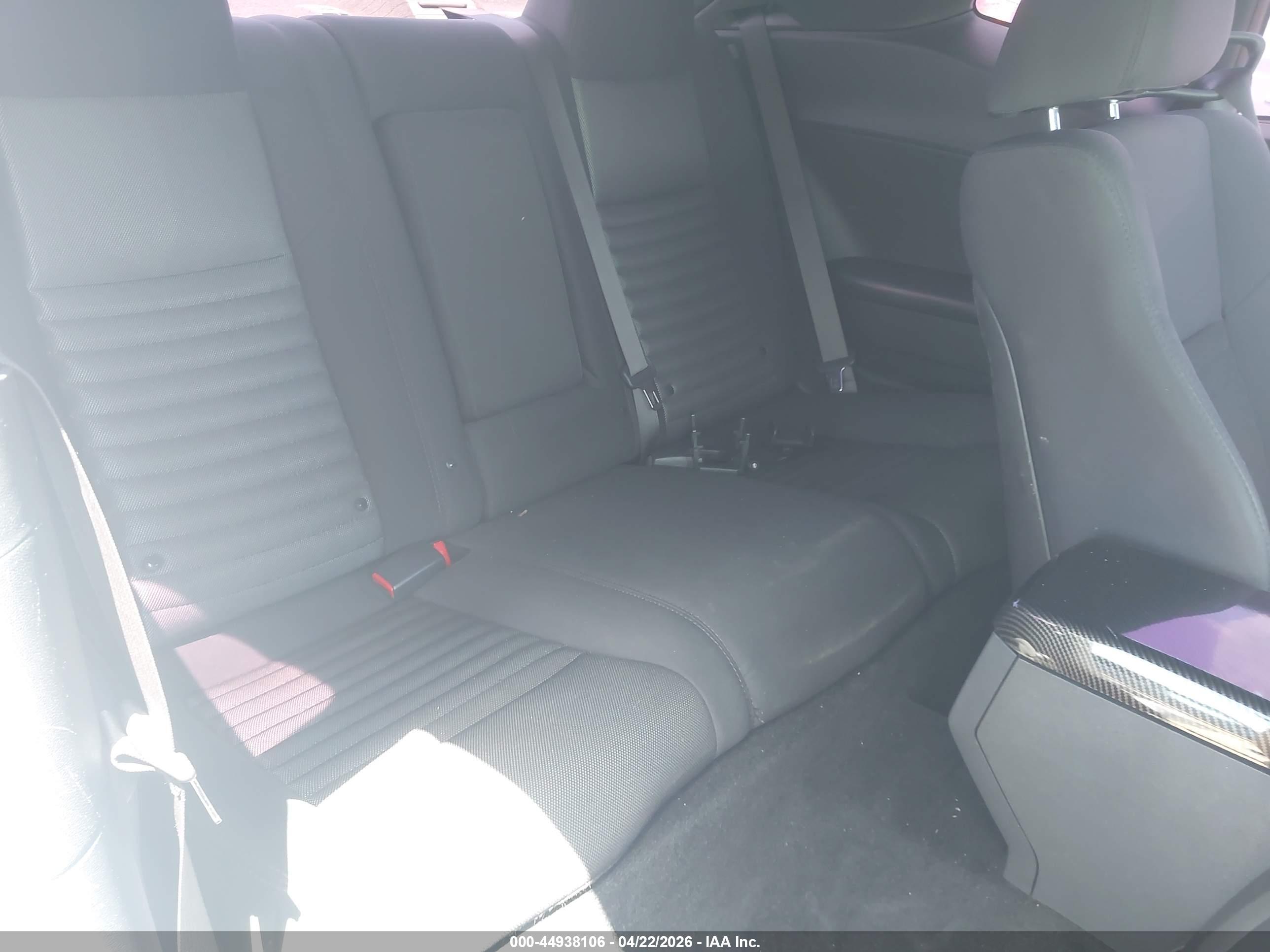 DODGE CHALLENGER image 8