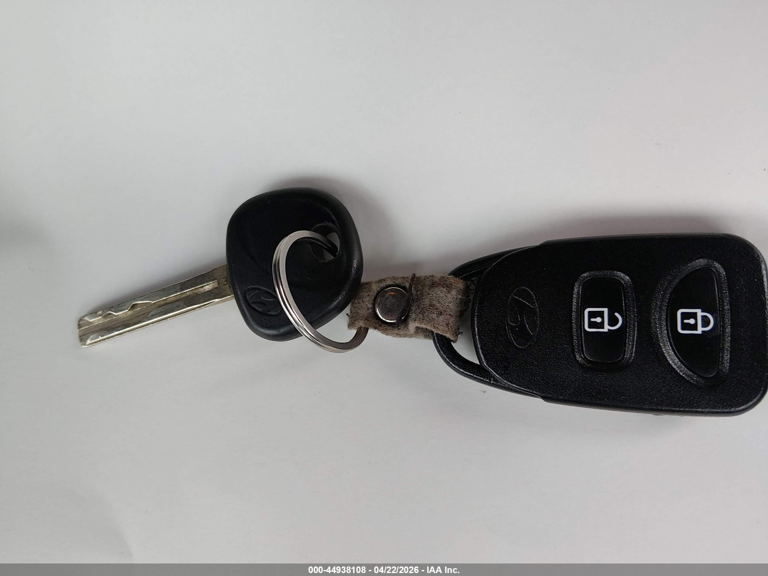 HYUNDAI TUCSON image 11
