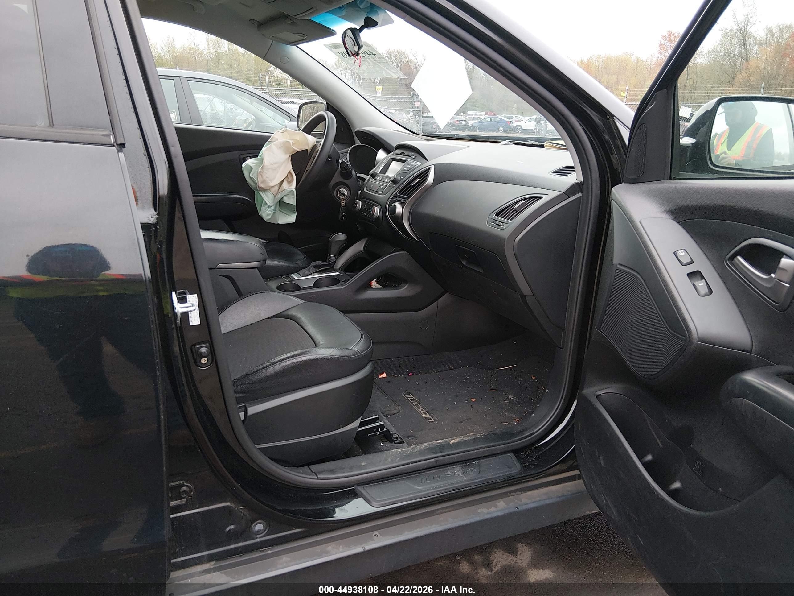 HYUNDAI TUCSON image 5