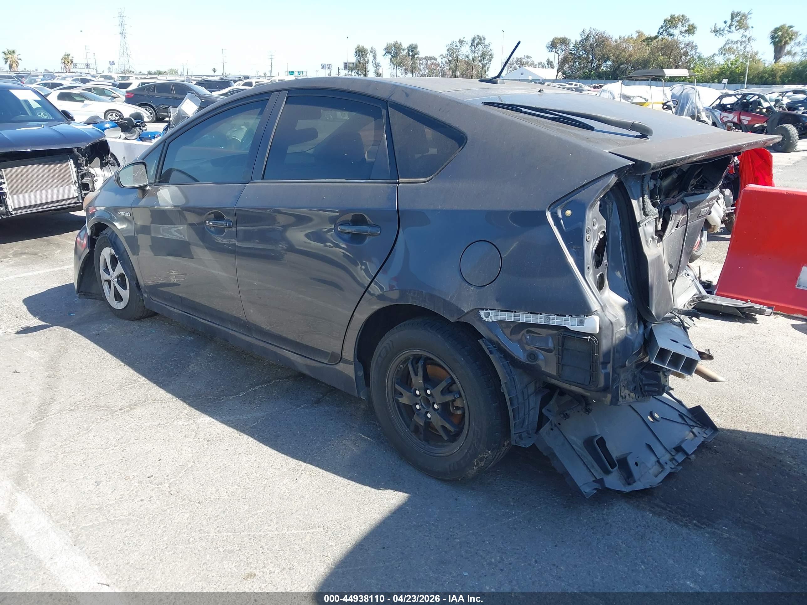 TOYOTA PRIUS image 3