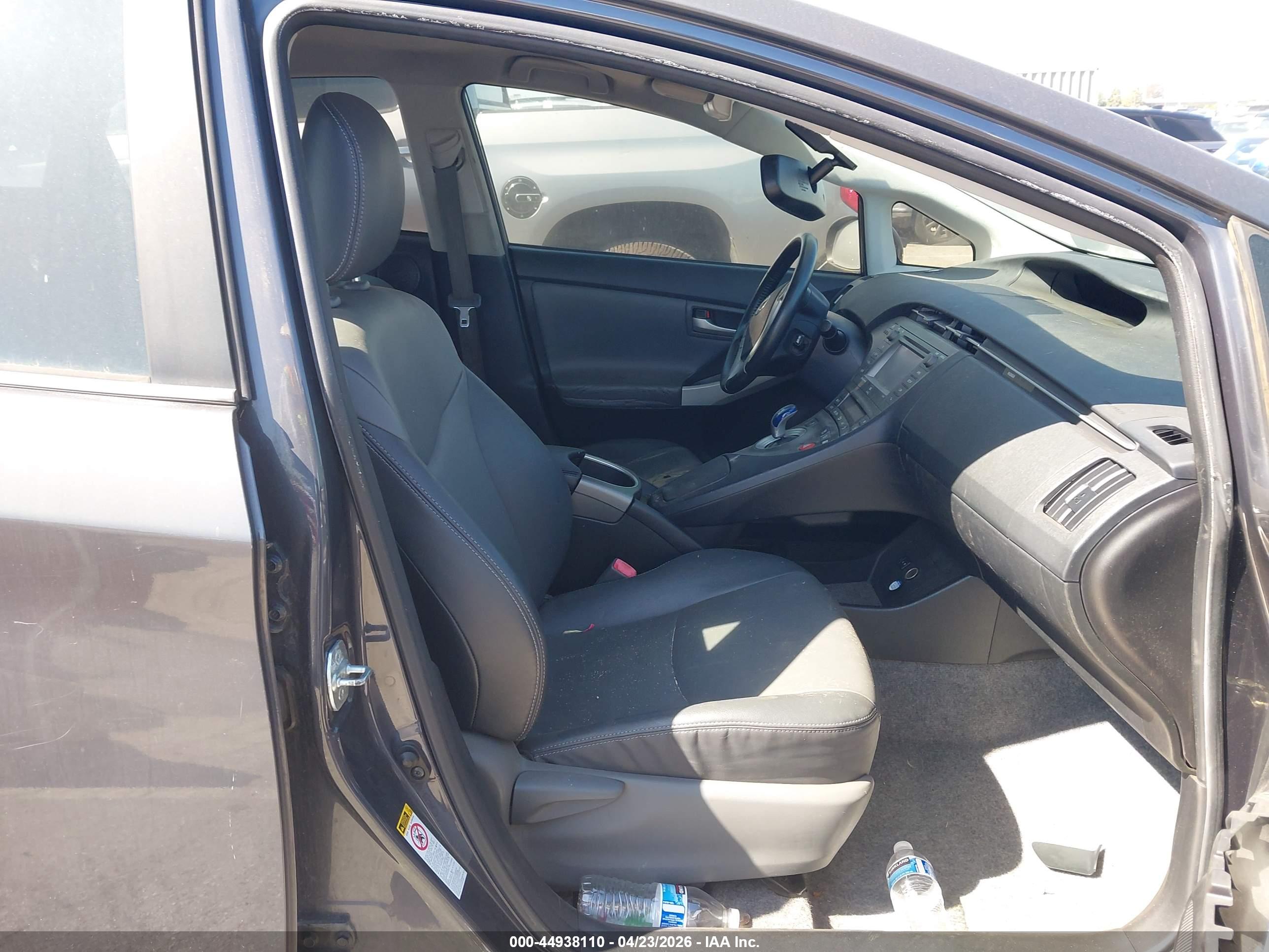 TOYOTA PRIUS image 5