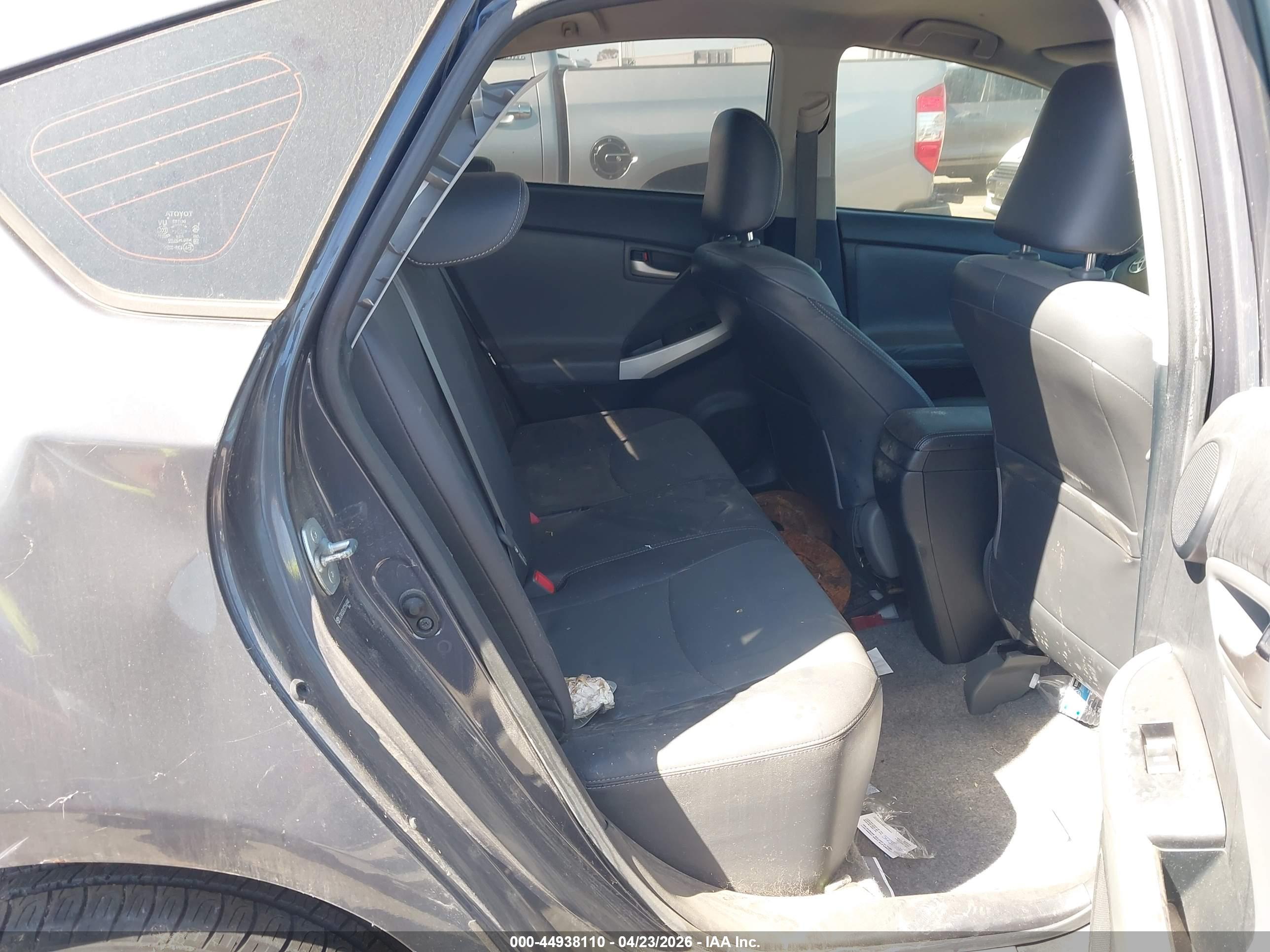 TOYOTA PRIUS image 8