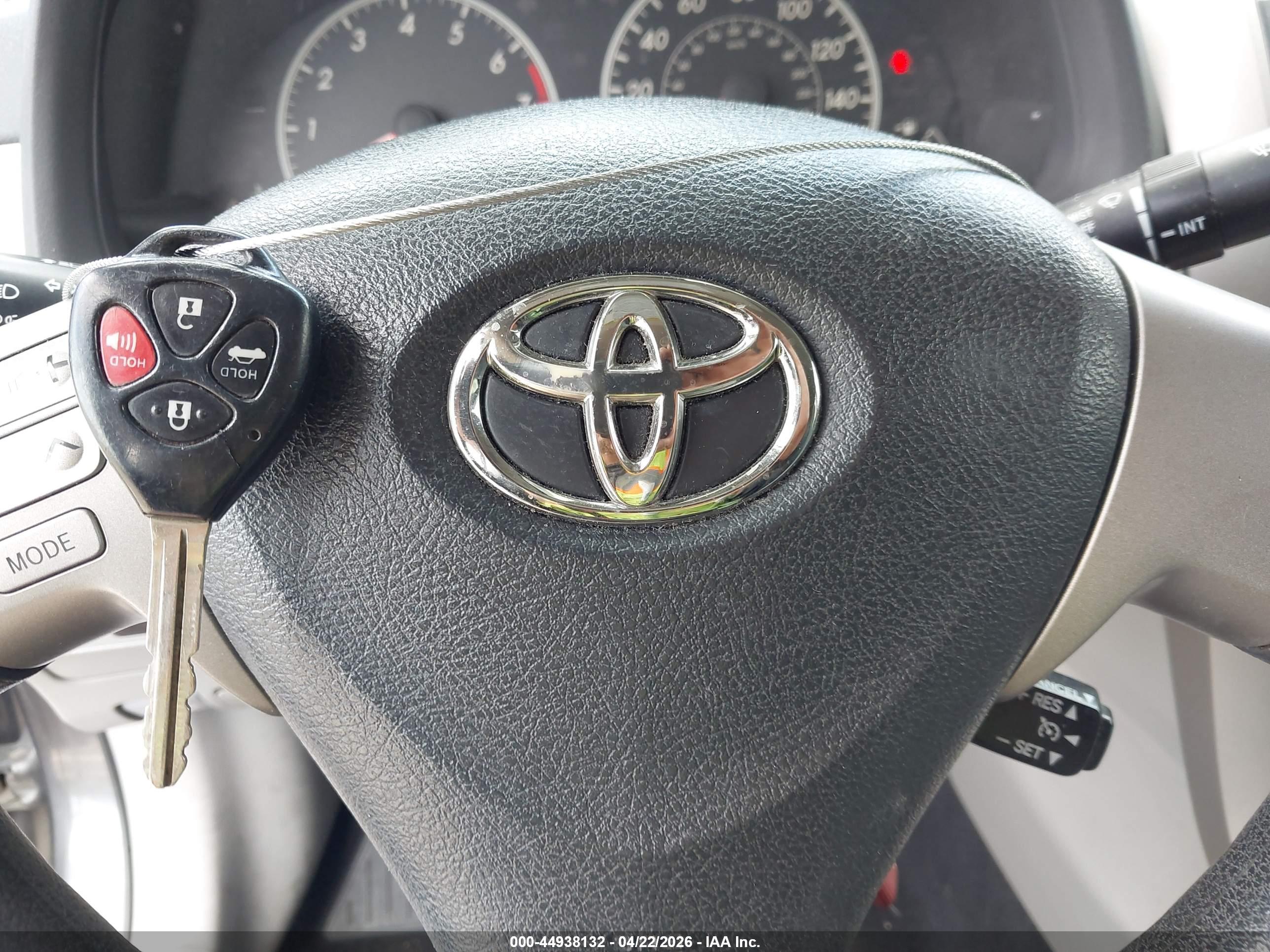 TOYOTA COROLLA image 11