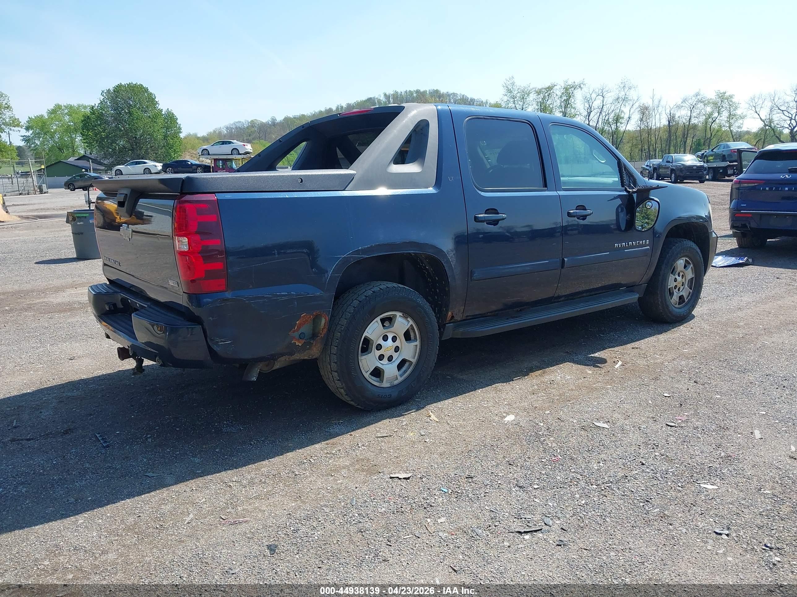 CHEVROLET AVALANCHE image 4