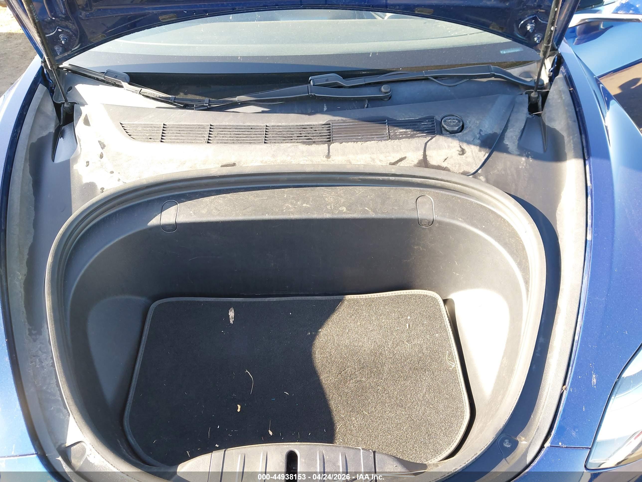 TESLA MODEL image 10