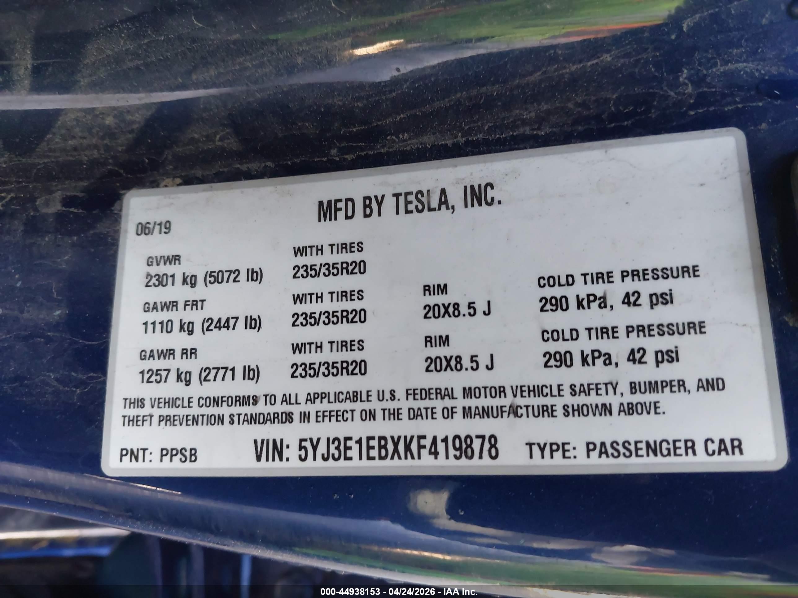 TESLA MODEL image 9