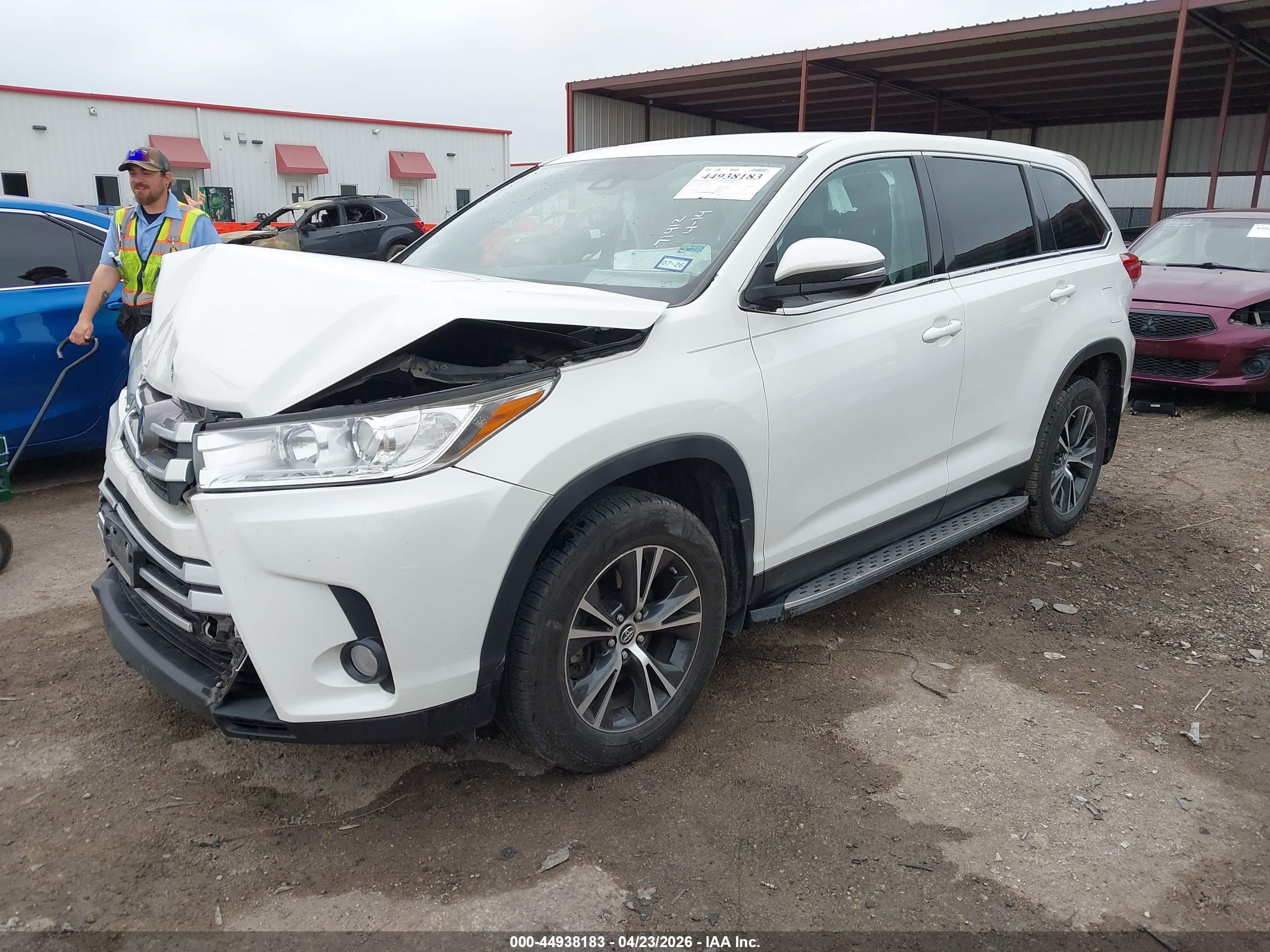 TOYOTA HIGHLANDER image 2