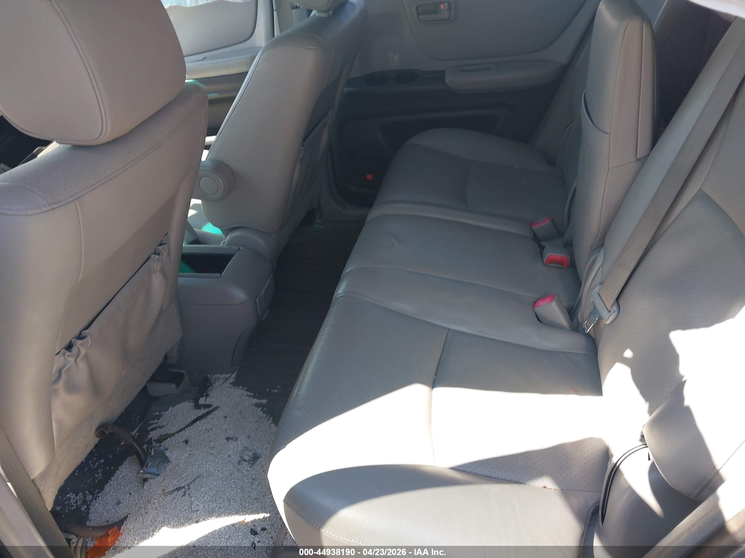 TOYOTA HIGHLANDER image 8