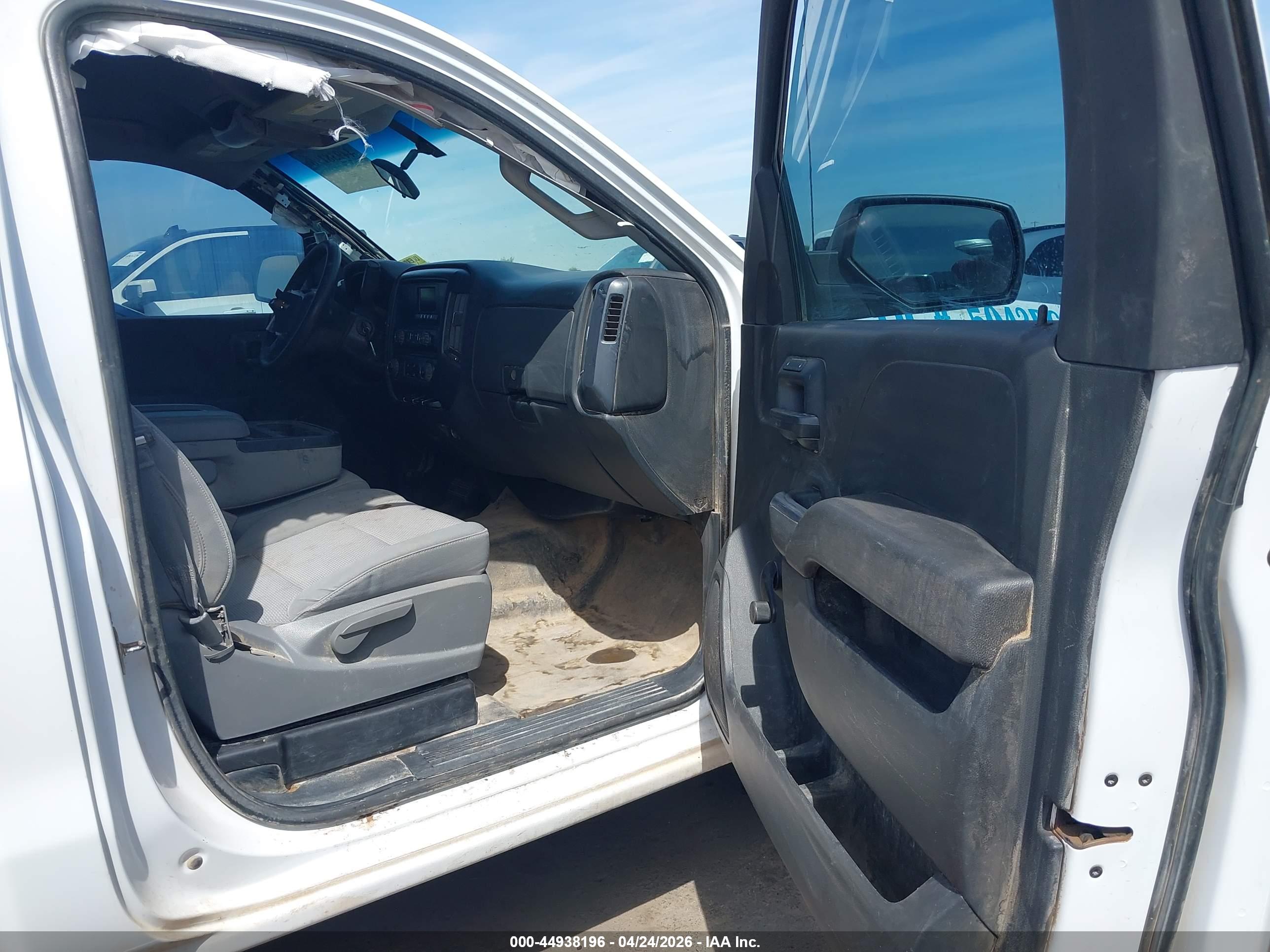 CHEVROLET SILVERADO image 5