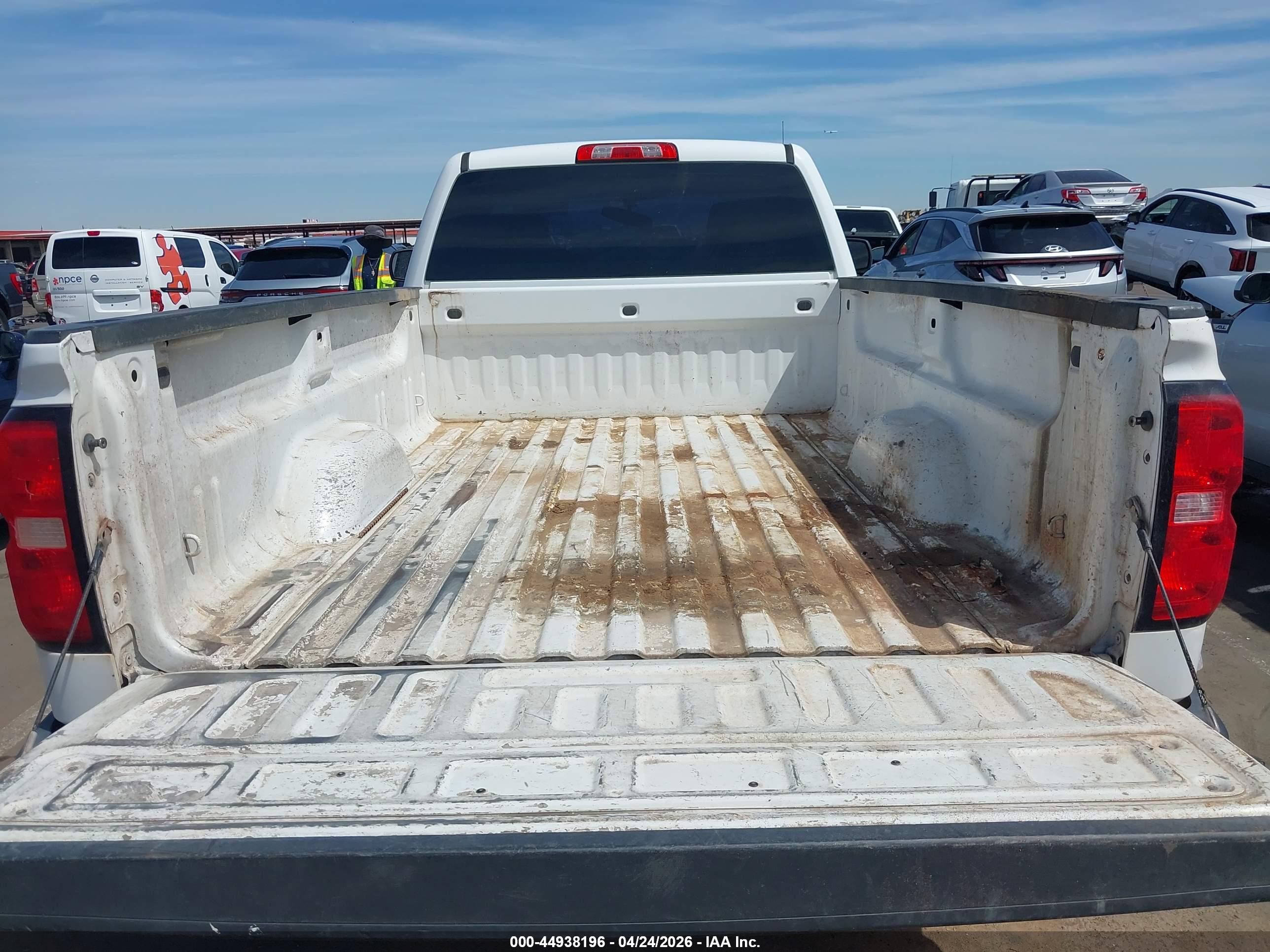 CHEVROLET SILVERADO image 8