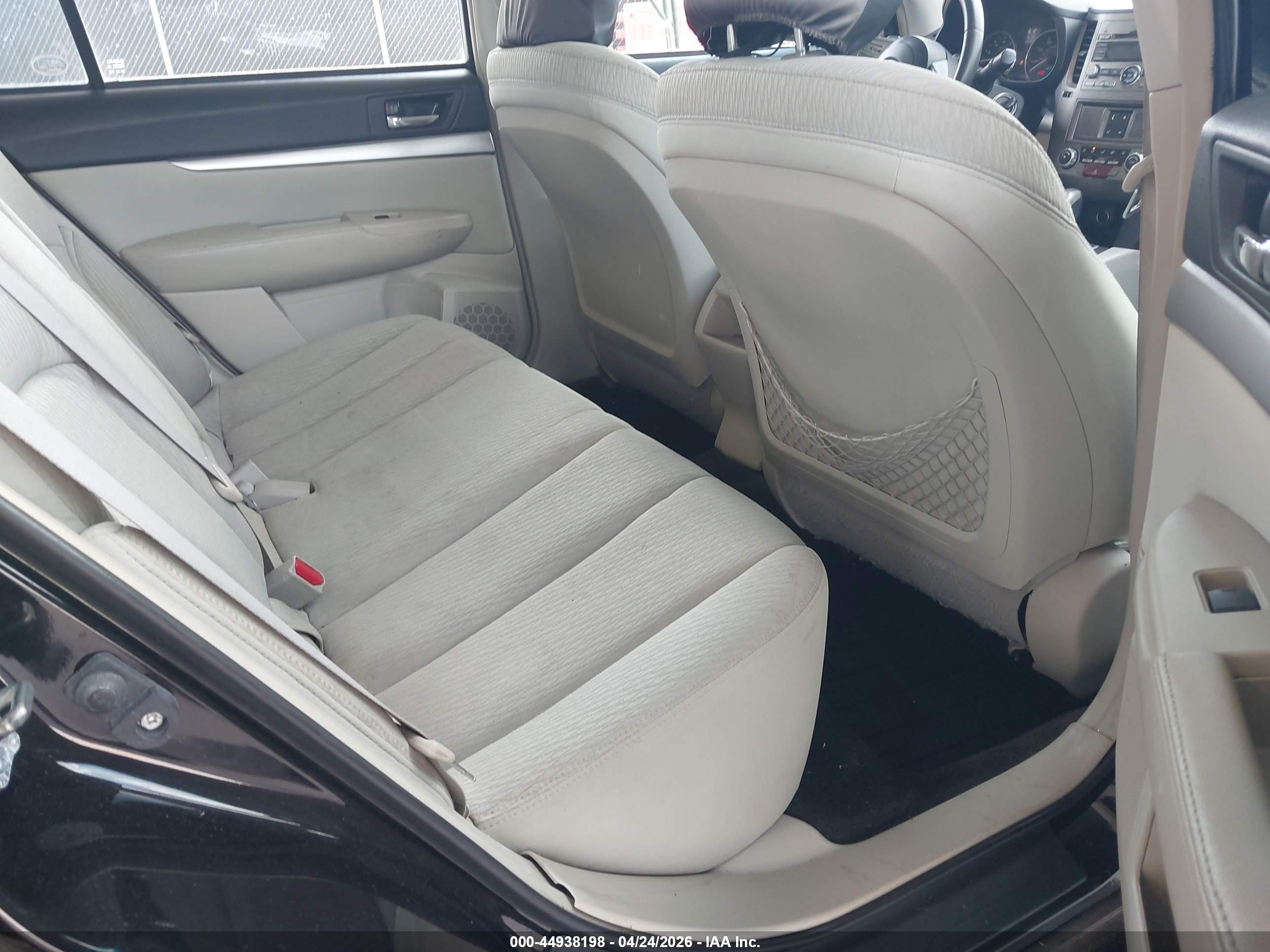 SUBARU LEGACY image 8