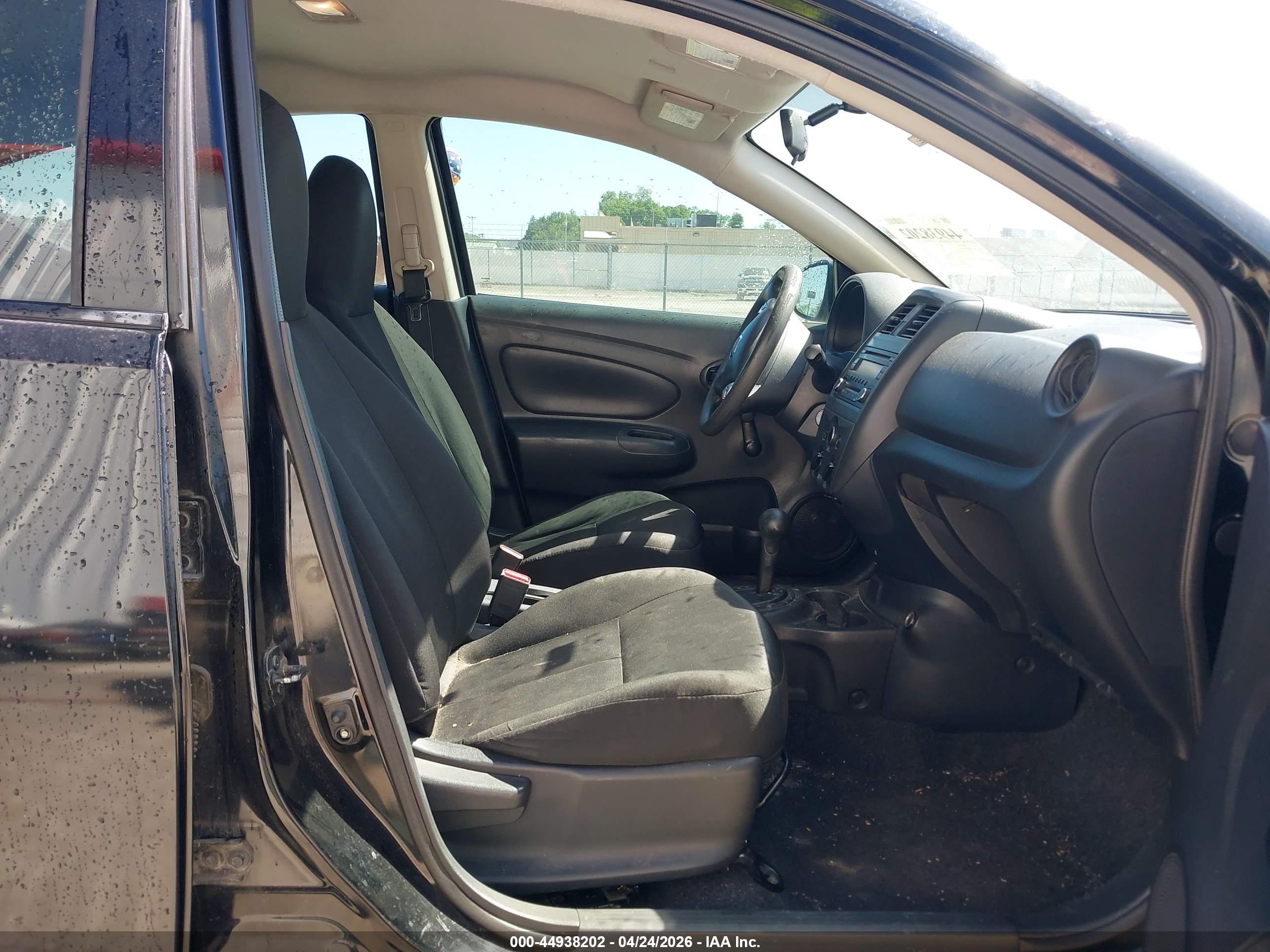 NISSAN VERSA image 5