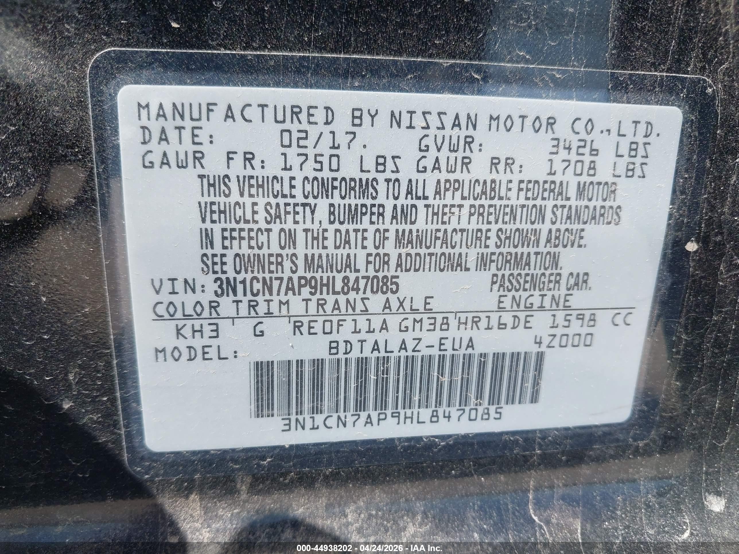 NISSAN VERSA image 9