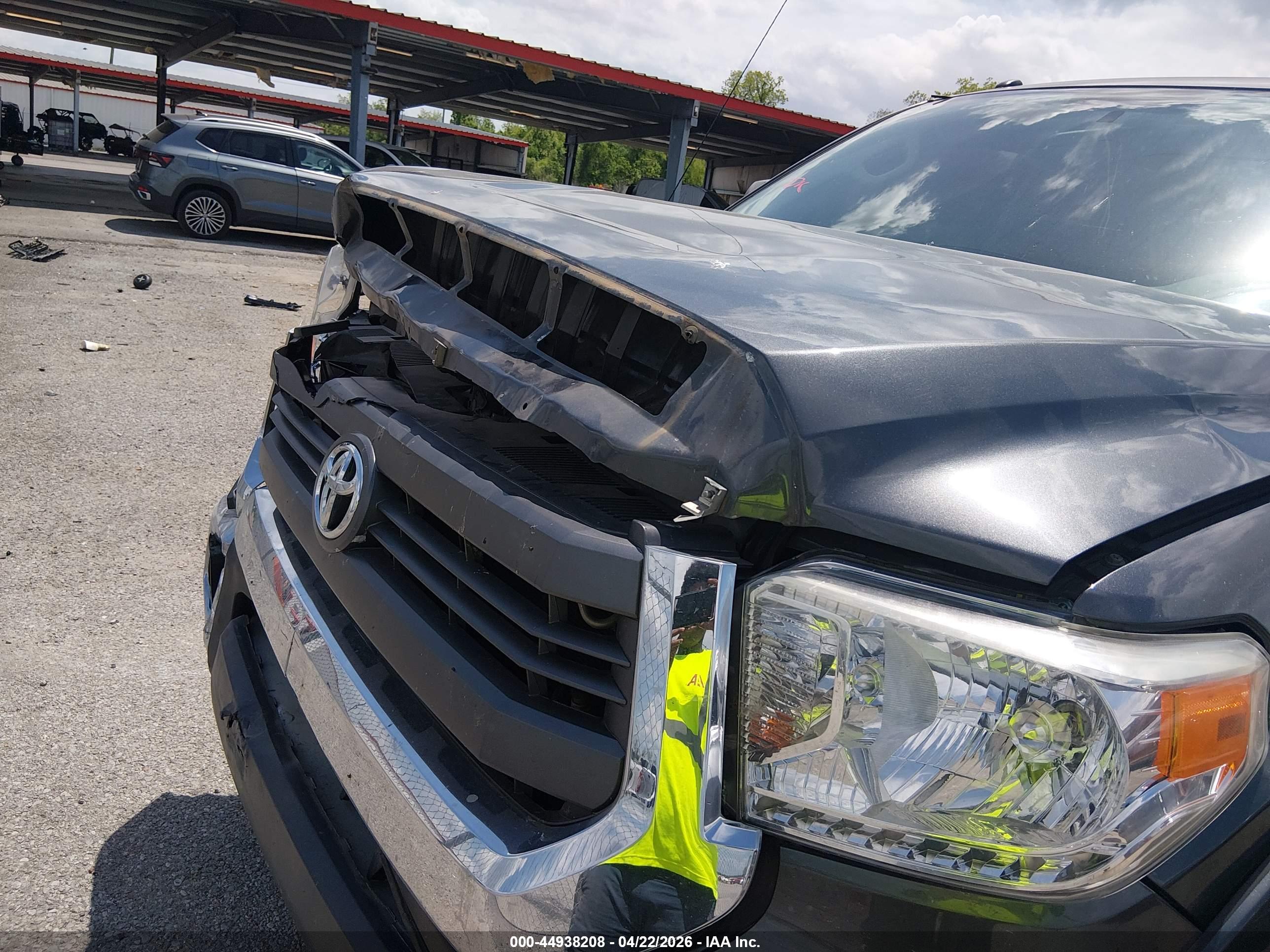 TOYOTA TUNDRA image 6